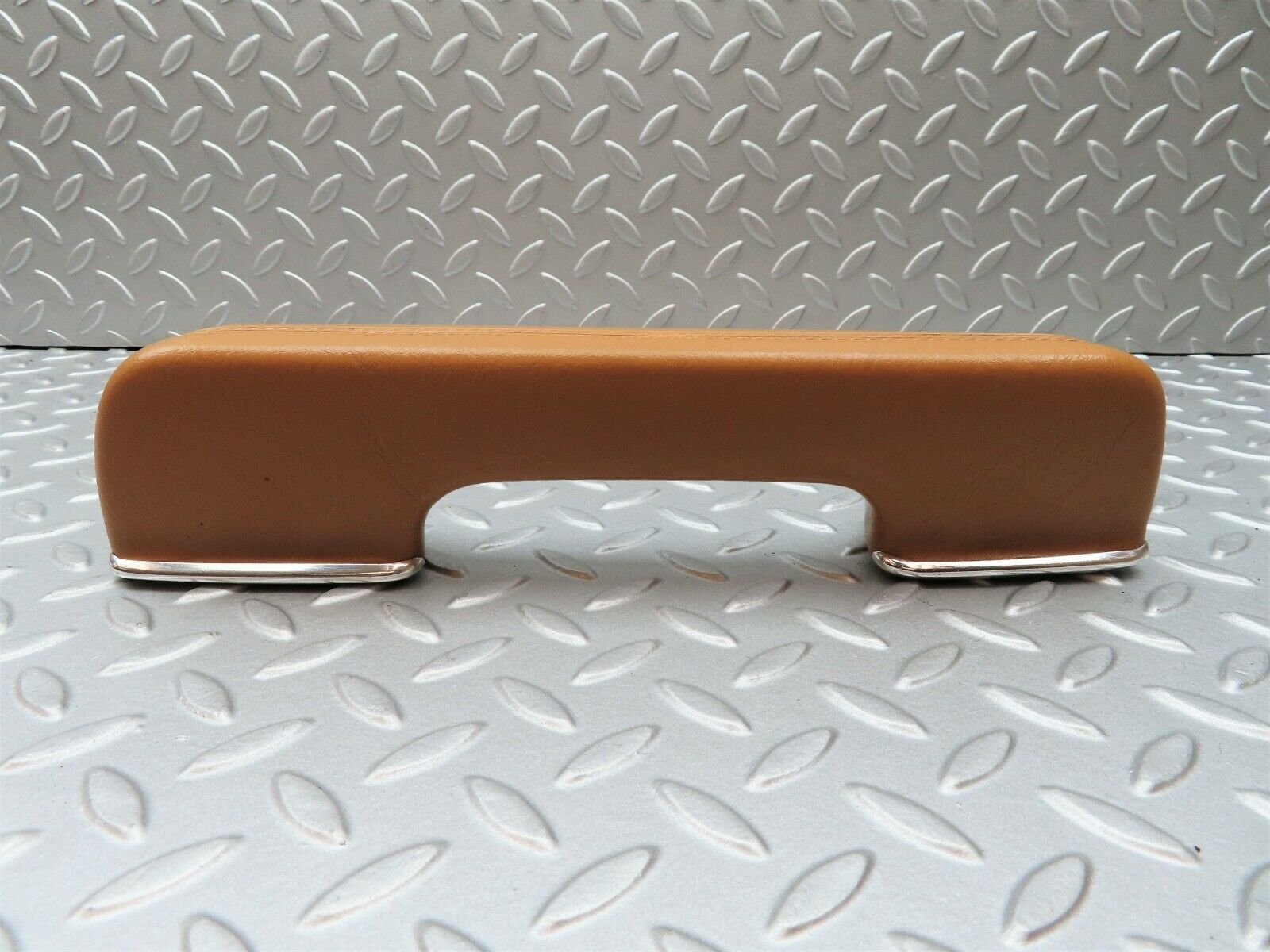 3805 Mercedes-Benz S123 200T Wagon Door Handle Front Right Palomino 1239702001