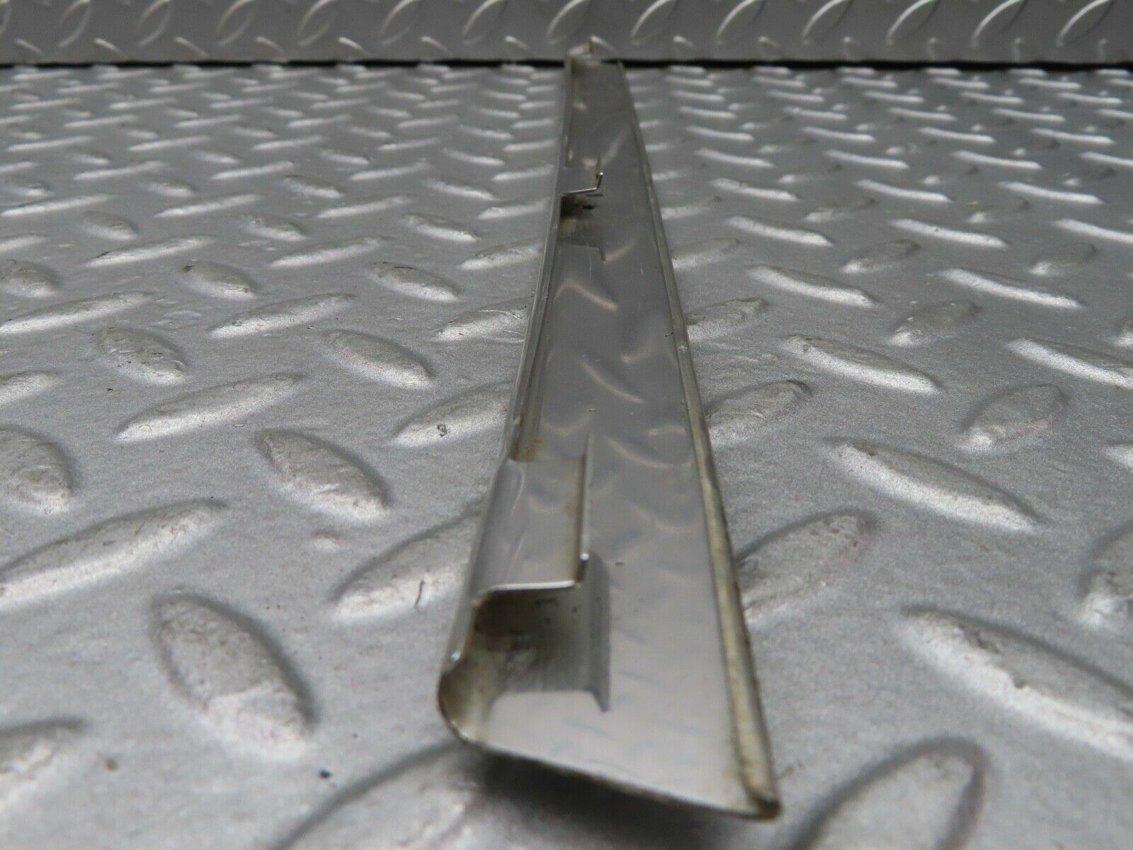 16776 Mercedes-Benz C107 380SLC Rear Right Quarter Window Chrome Trim