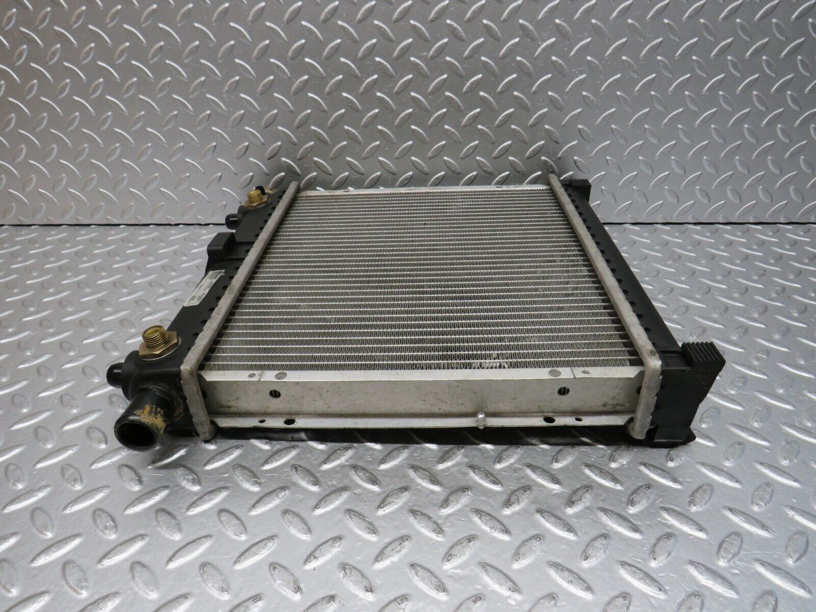 31608 Mercedes-Benz W201 190LE 1.8L Coolant Radiator Nissens 62550