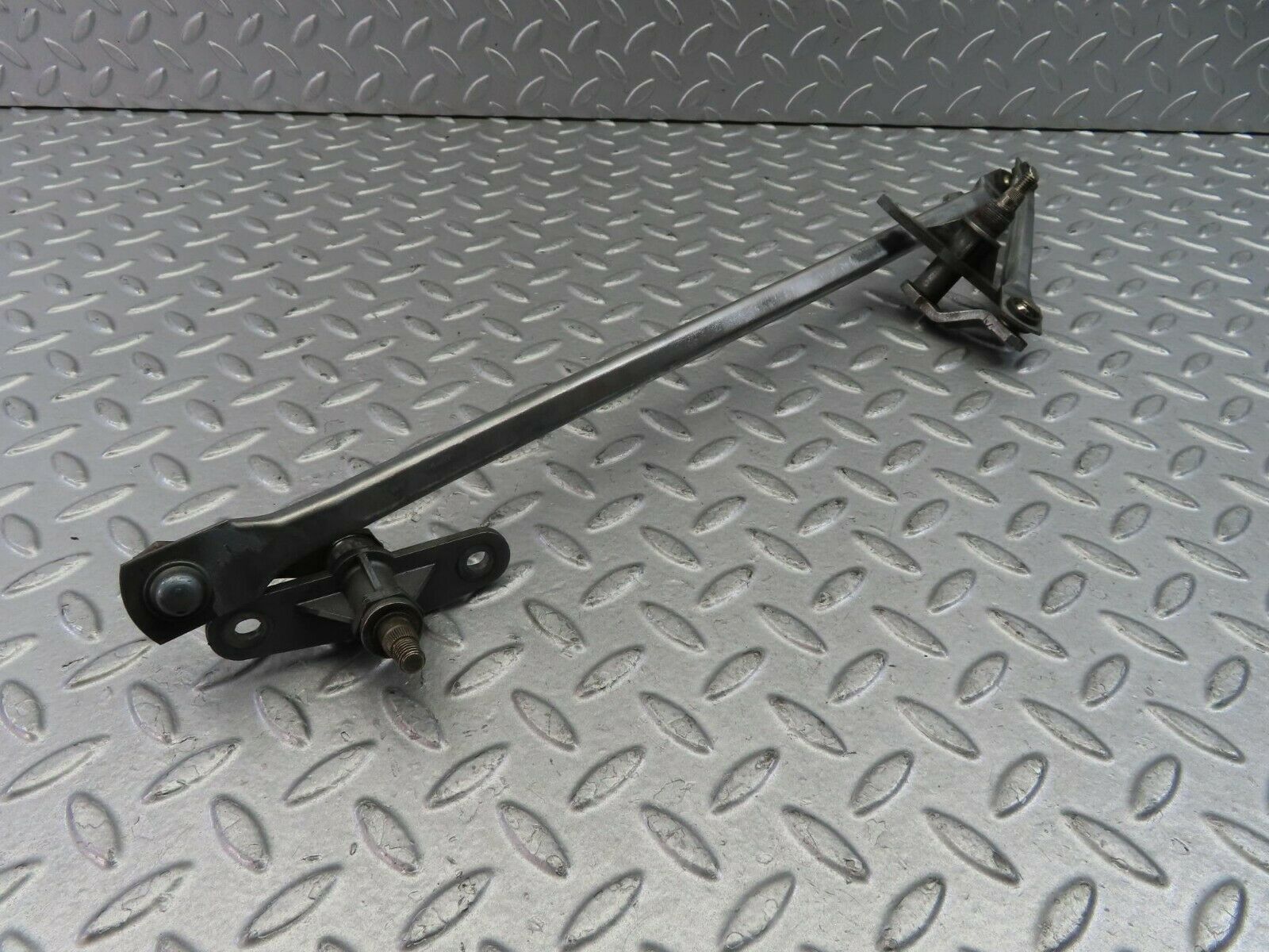 9720 Mercedes-Benz C123 280CE Coupe Windscreen Wiper Linkage