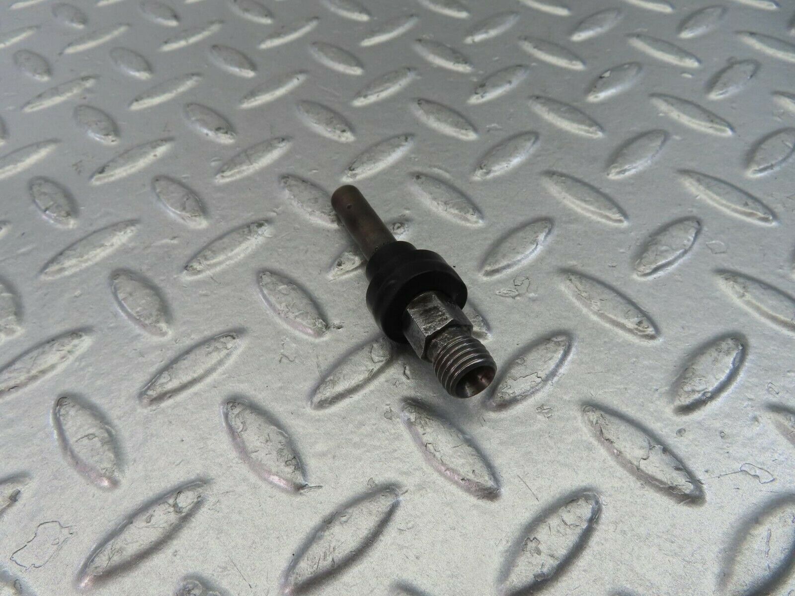 10793 Mercedes-Benz W123 230E Fuel Injector Bosch 0437502010