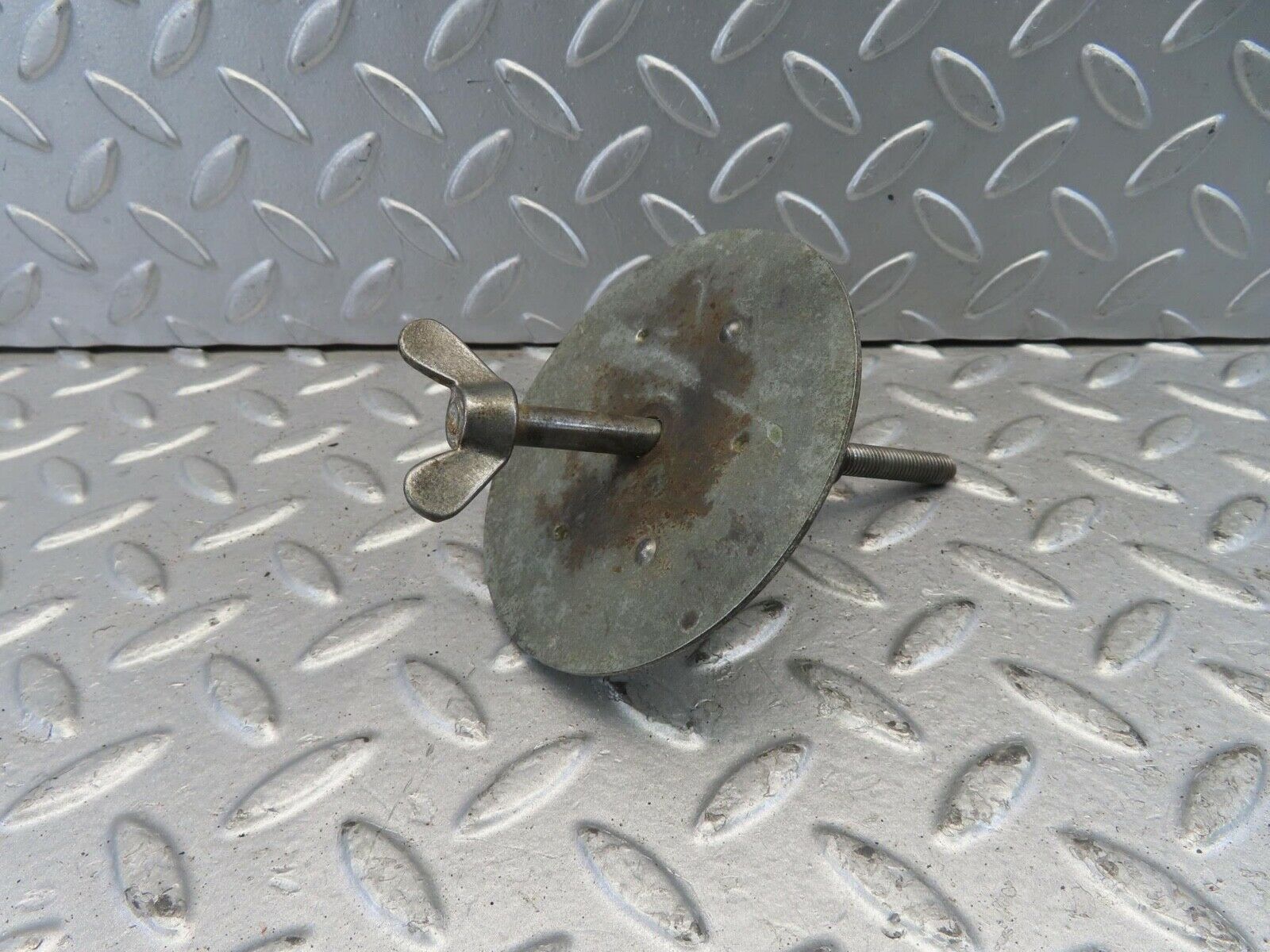 11605 Mercedes-Benz C123 230CE Coupe Spare Wheel Holder