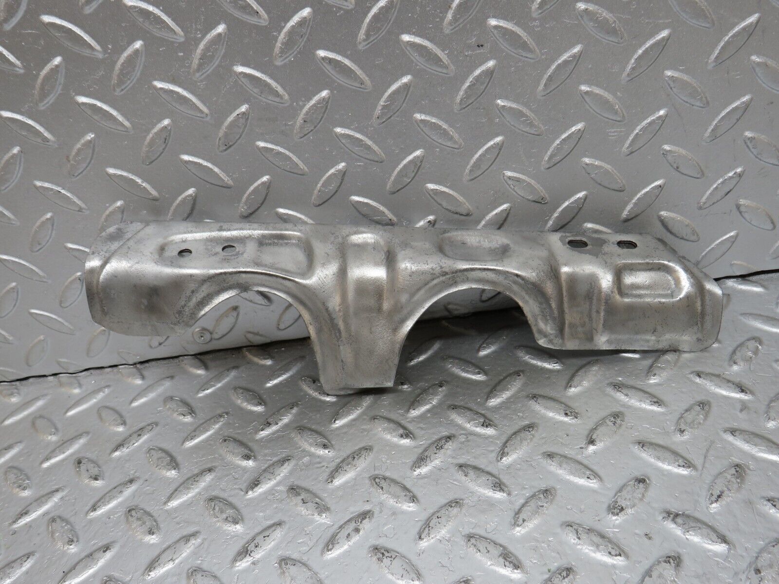 33126 Mercedes-Benz W126 380 V8 M116 Exhaust Manifold Heat Shield