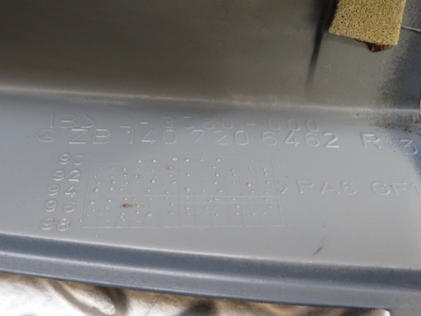 24974 Mercedes-Benz W140 S320 Front Right Door Window Trim 1407206462