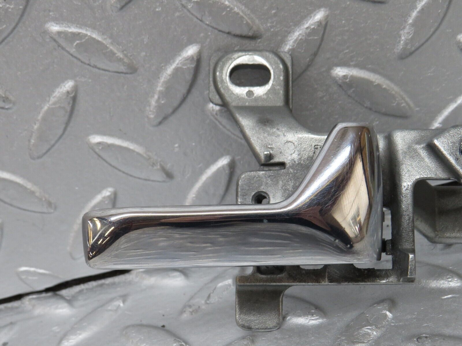 36105 Mercedes-Benz W126 420SE Front Right Door Interior Handle