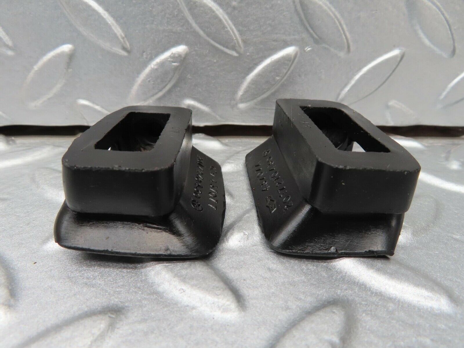 16457 Mercedes-Benz W124 260E Door Check Strap Rubber Seal Pair 2017270430