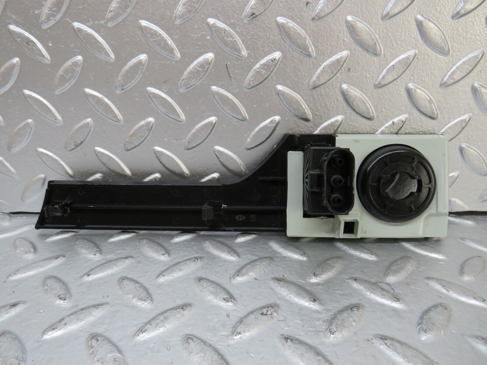 25833 Mercedes-Benz W124 280E Headlight Switch Cover Trim Surround 1248000673