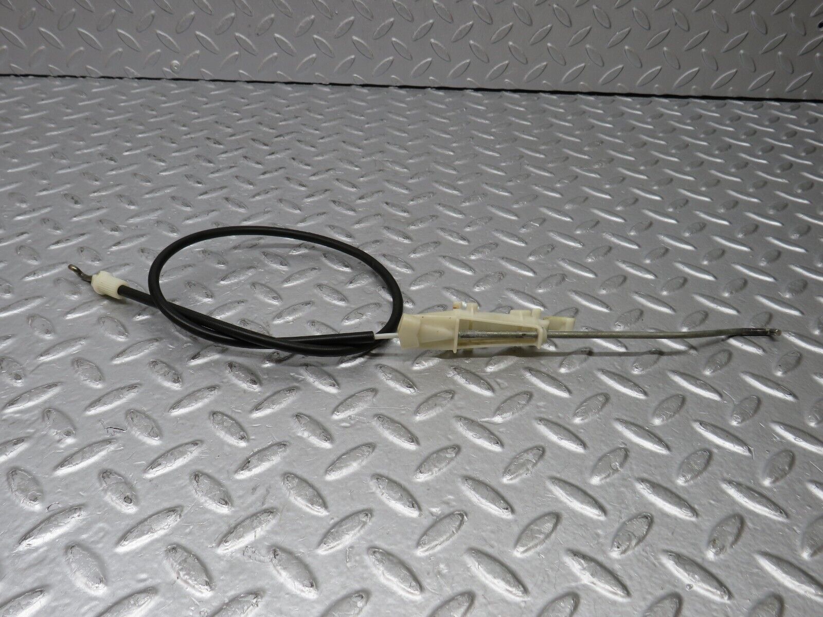 36867 Mercedes-Benz C126 420SEC Coupe Door Lock Cable