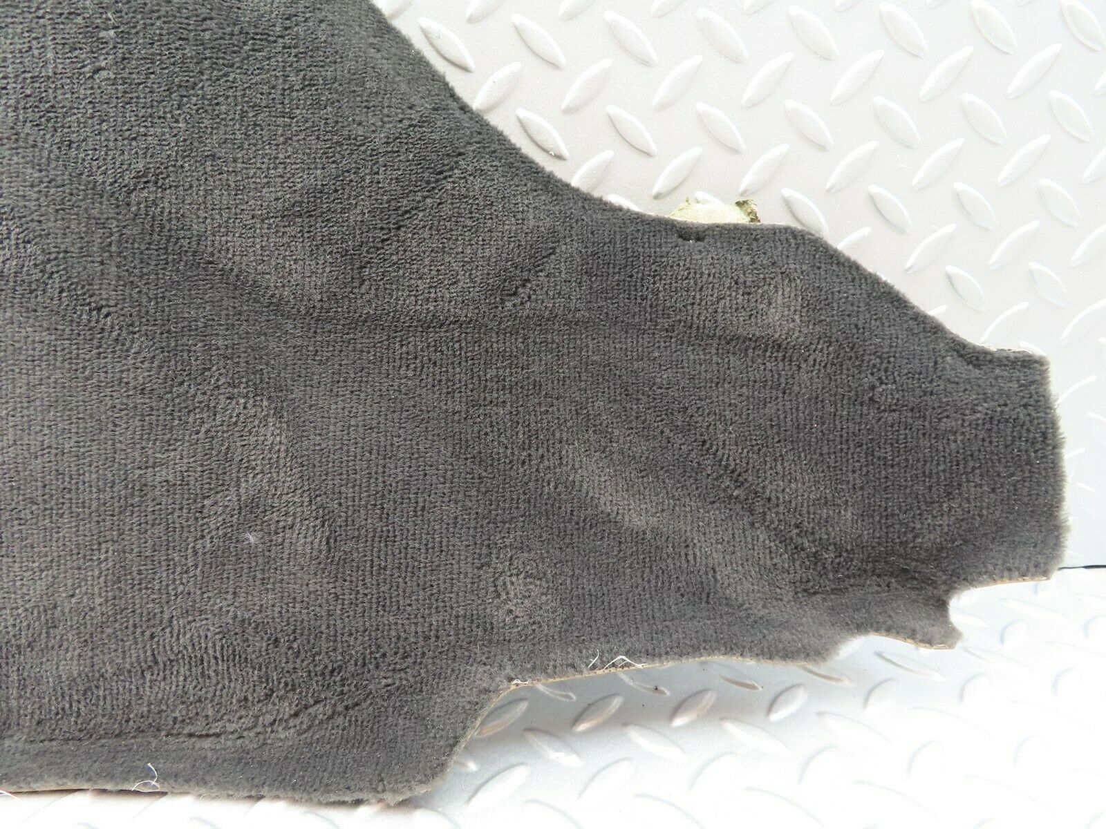 6652 Mercedes-Benz S124 E220 Wagon Centre Console Cover Carpet Left Side