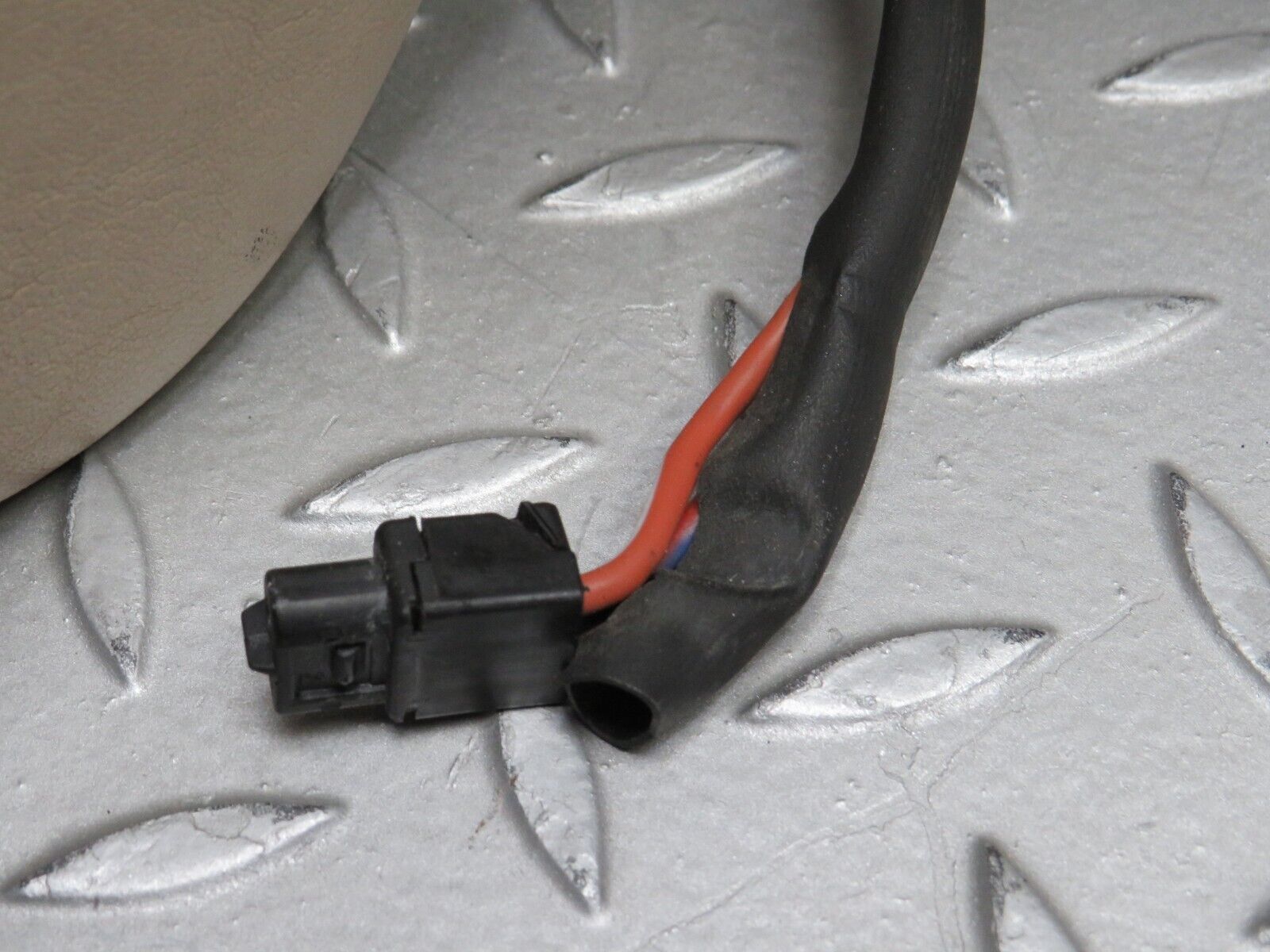 38618 Mercedes-Benz R129 280SL Coupe Roll Over Bar Beige