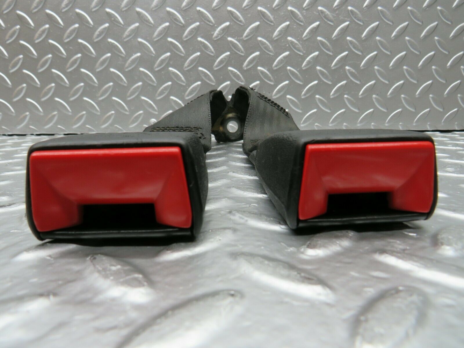 24060 Mercedes-Benz W123 280E Seat Belt Buckle Rear 1238607369