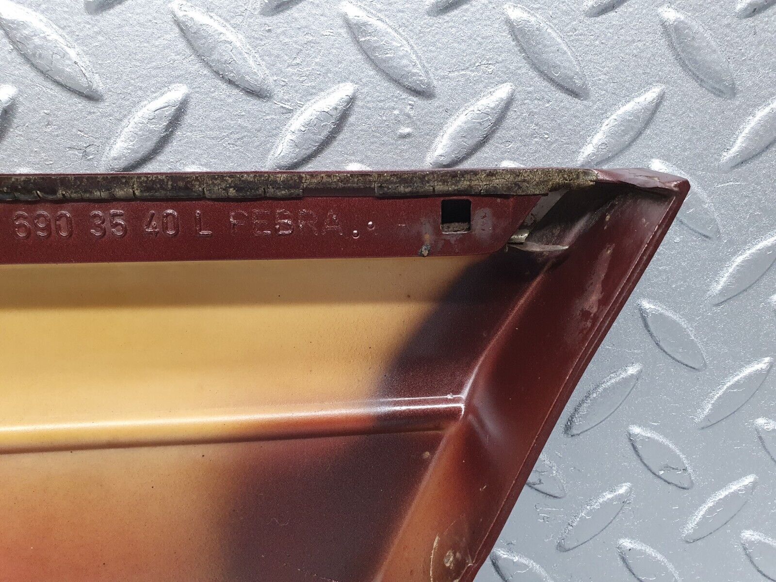 40938 Mercedes-Benz W126 300SE Front Left Fender Wing Moulding Trim 1266903540