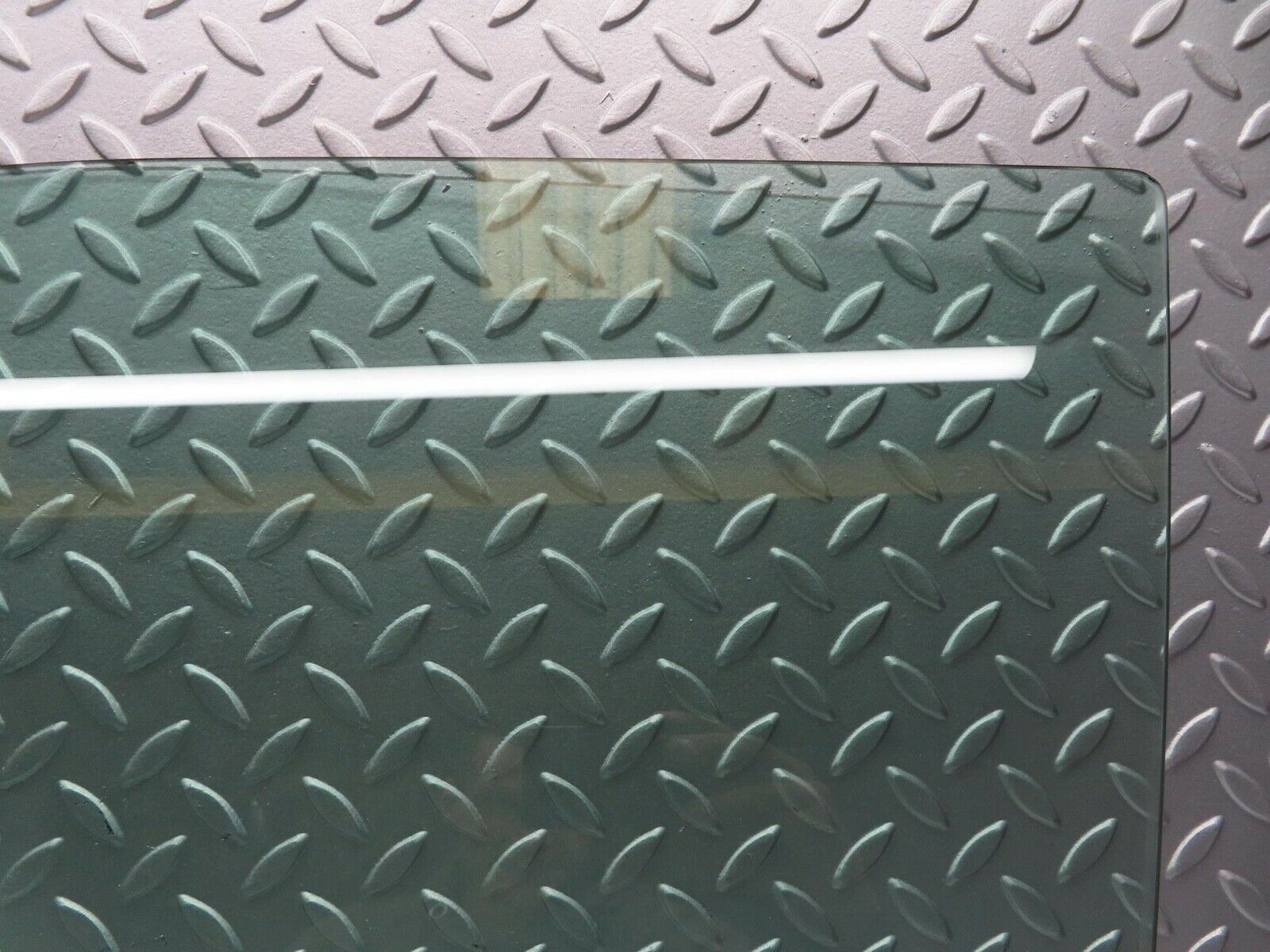 14791 Mercedes-Benz W201 190E Front Left Door Window Glass