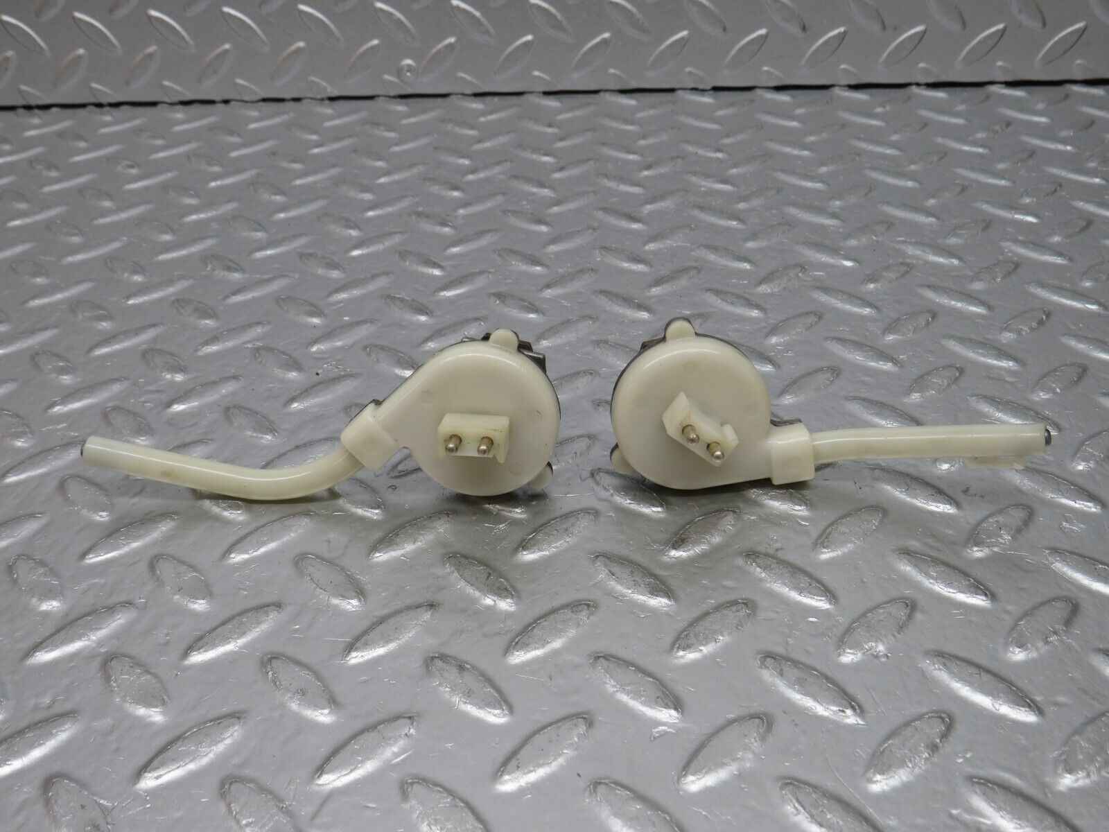 0635 Mercedes-Benz W123 230E Heater Regulator 1238300385