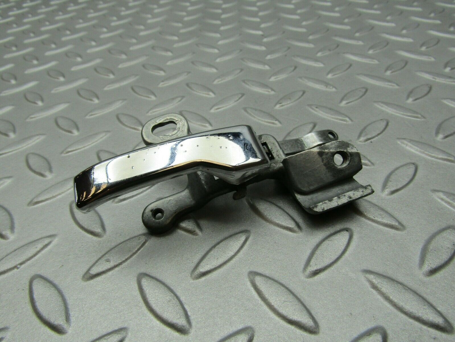 3299 Mercedes-Benz W108 280SE Chrome Door Handle Left 1157660119