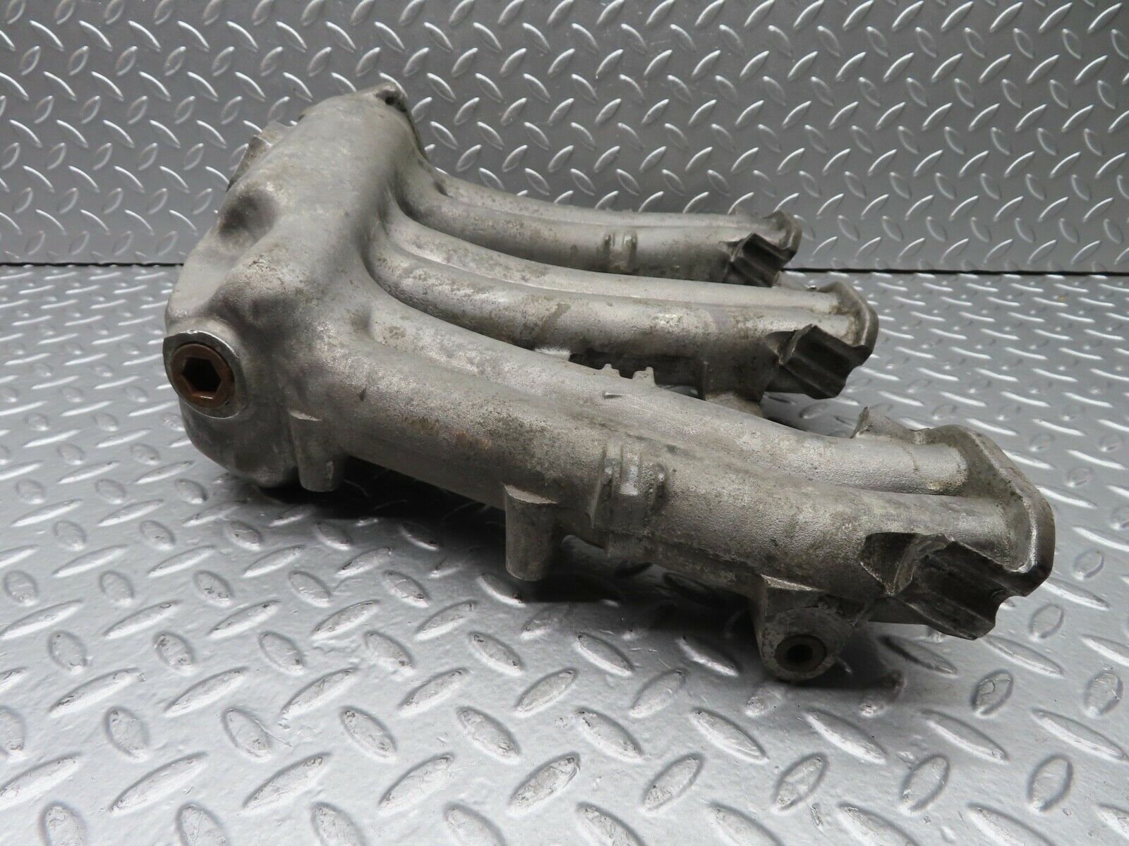 20879 Mercedes-Benz W114 250CE Coupe Intake Manifold 1301410101