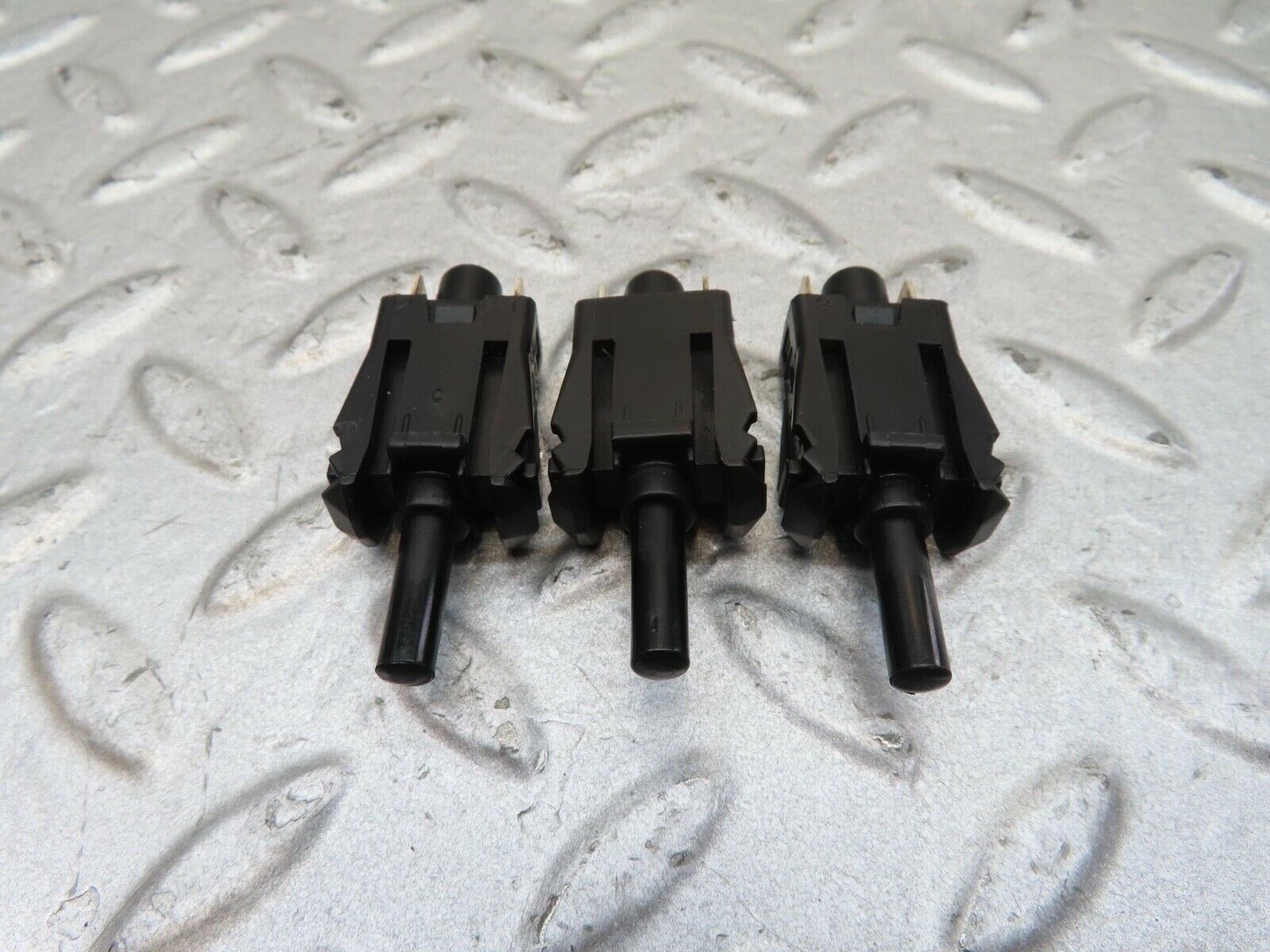 14729 Mercedes-Benz W201 190E Door Contact Switch 3pcs 0015458714