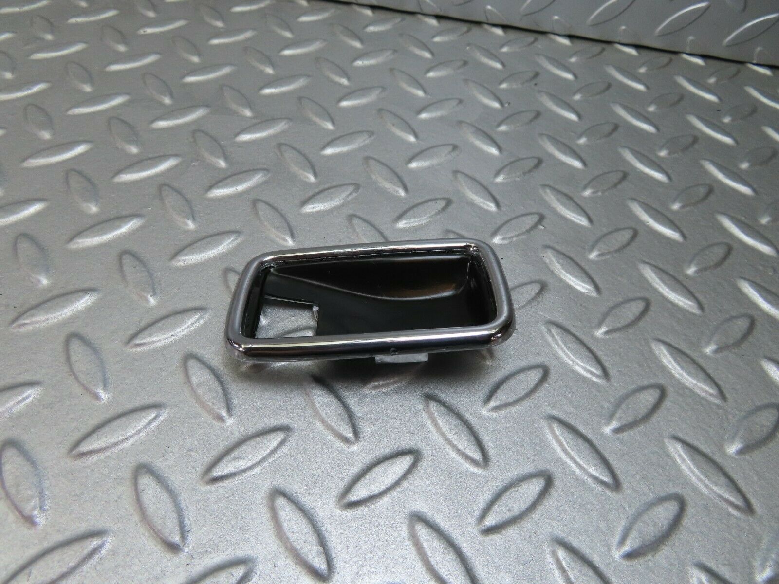 7904 Mercedes-Benz W115 220D Chrome Frame For Door Handle Left 1087660511
