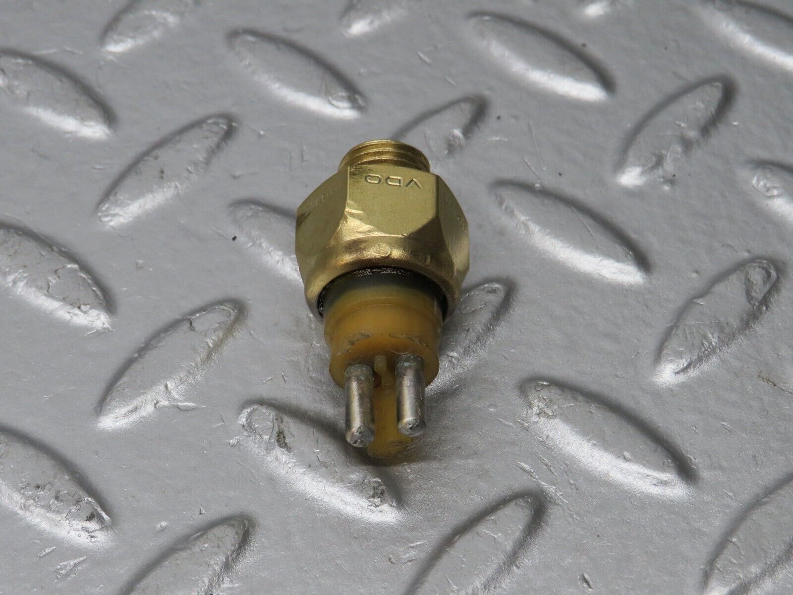 39716 Mercedes-Benz R129 320SL Coupe Coolant Sensor