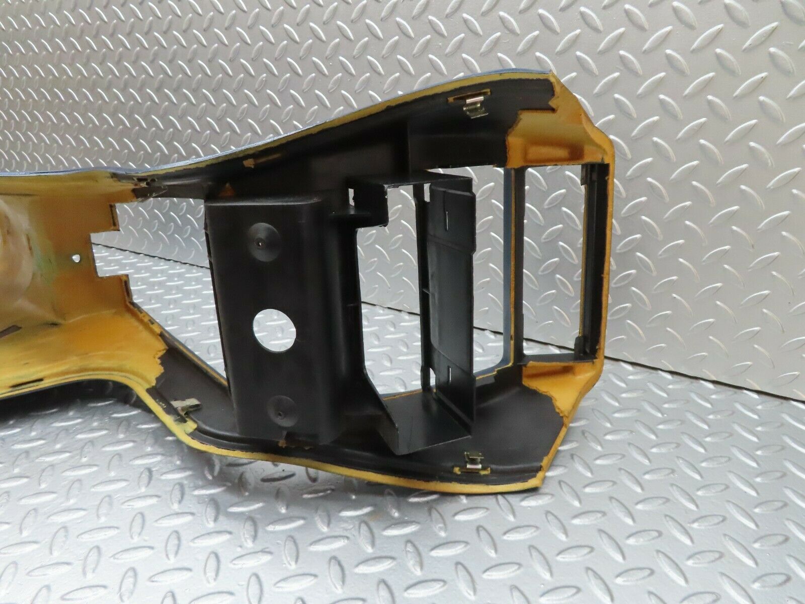 18016 Mercedes-Benz W123 200 Centre Console Blue