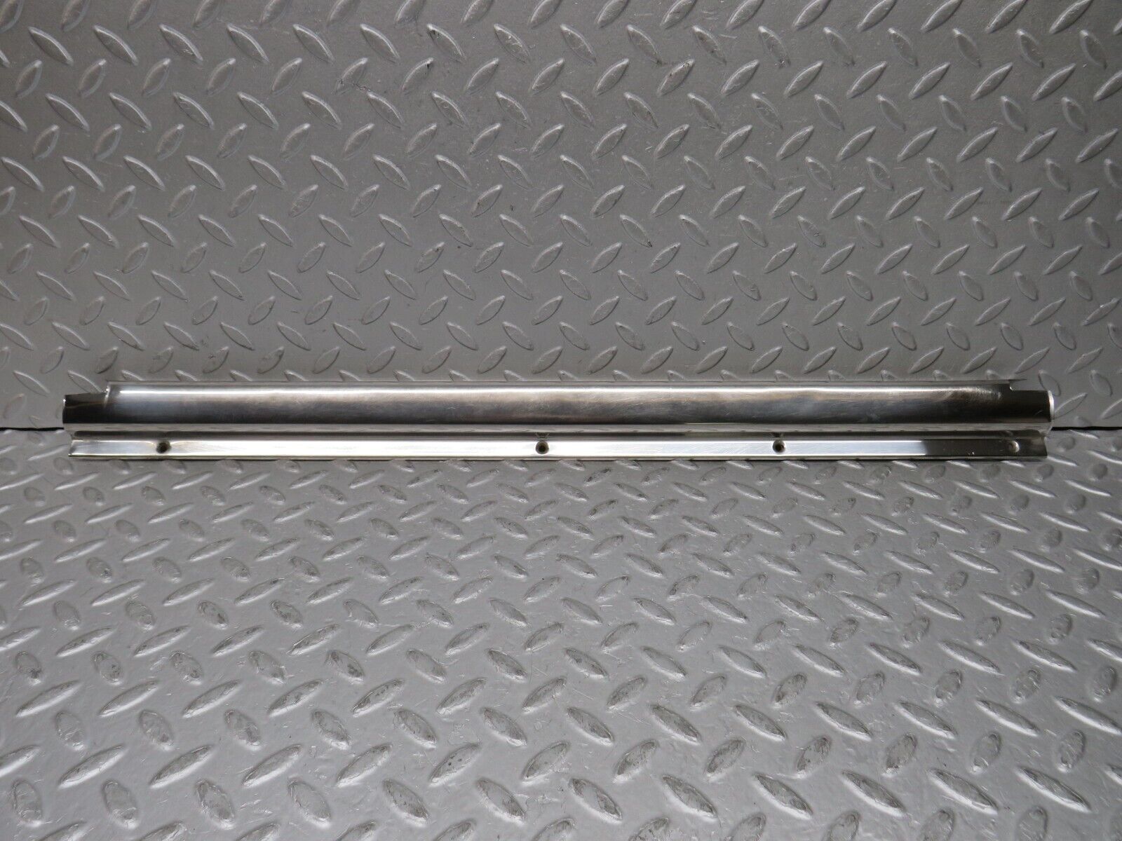 37370 Mercedes-Benz W109 300SEL Rear Right Door Sill Chrome