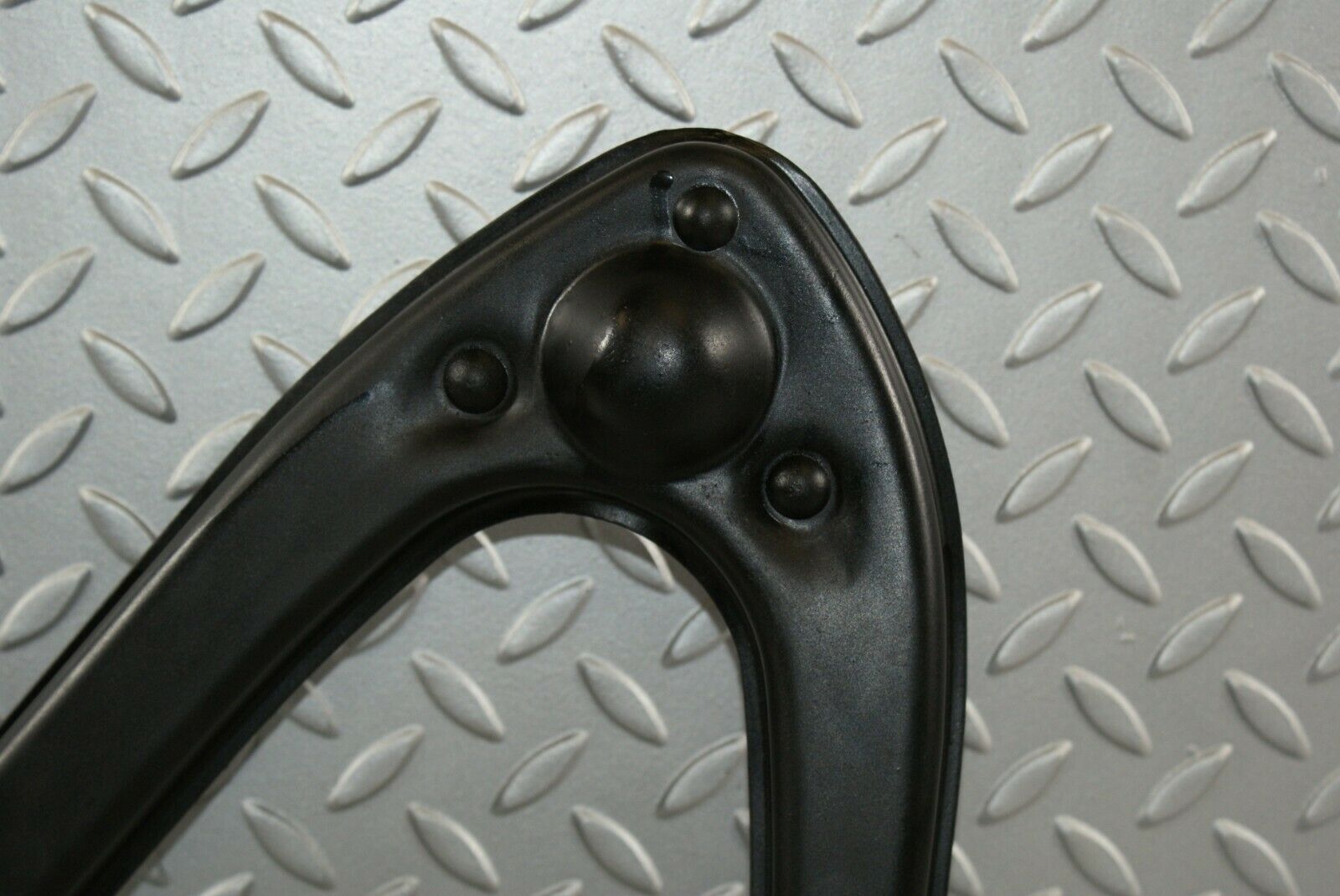 3213 Mercedes-Benz W115 220D Front Right Upper Control Arm