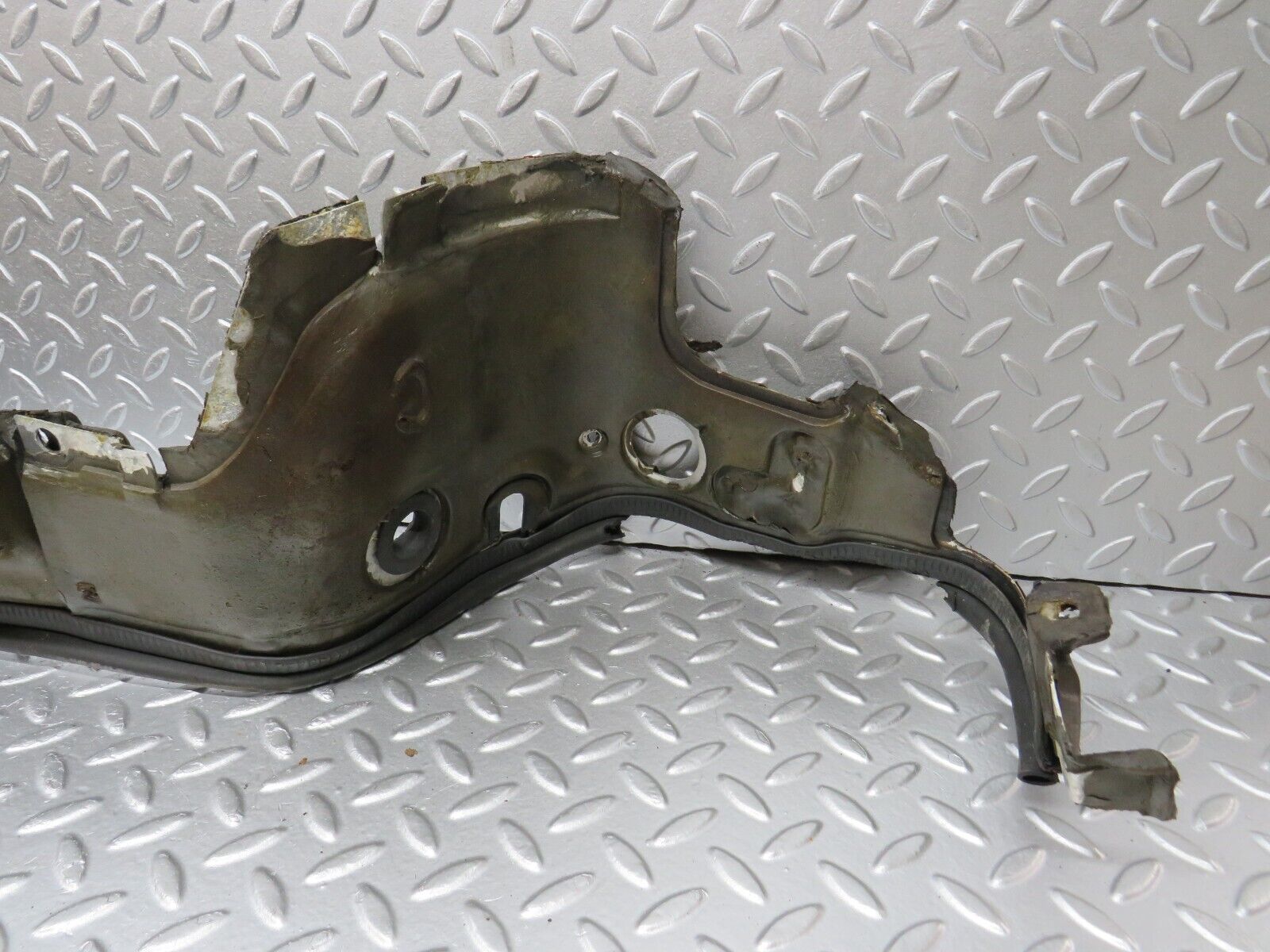 34387 Mercedes-Benz C126 380SEC Coupe Firewall