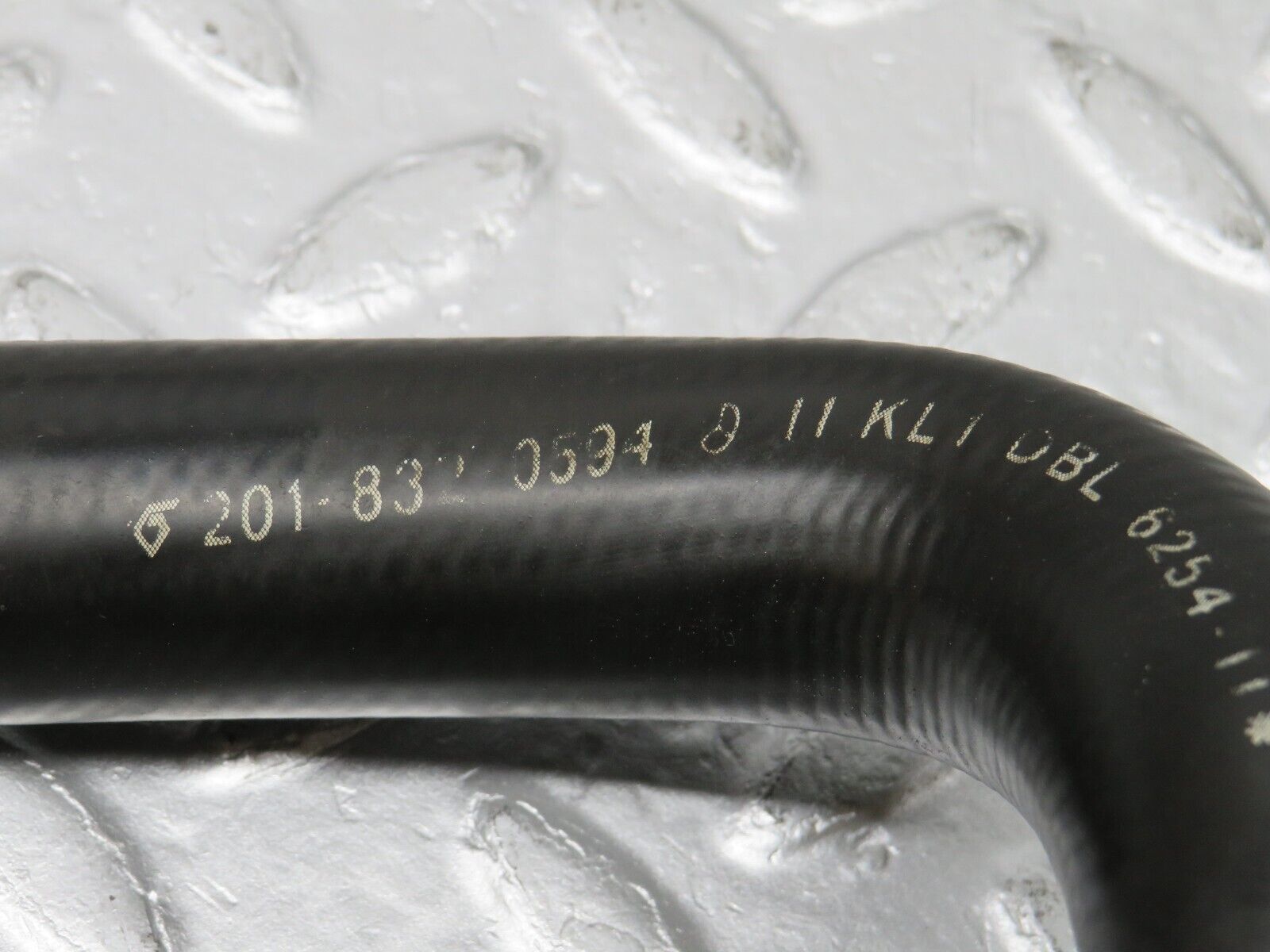 38889 Mercedes-Benz W201 190E 2.6L Heater Radiator Hose 2018320594 2018322894