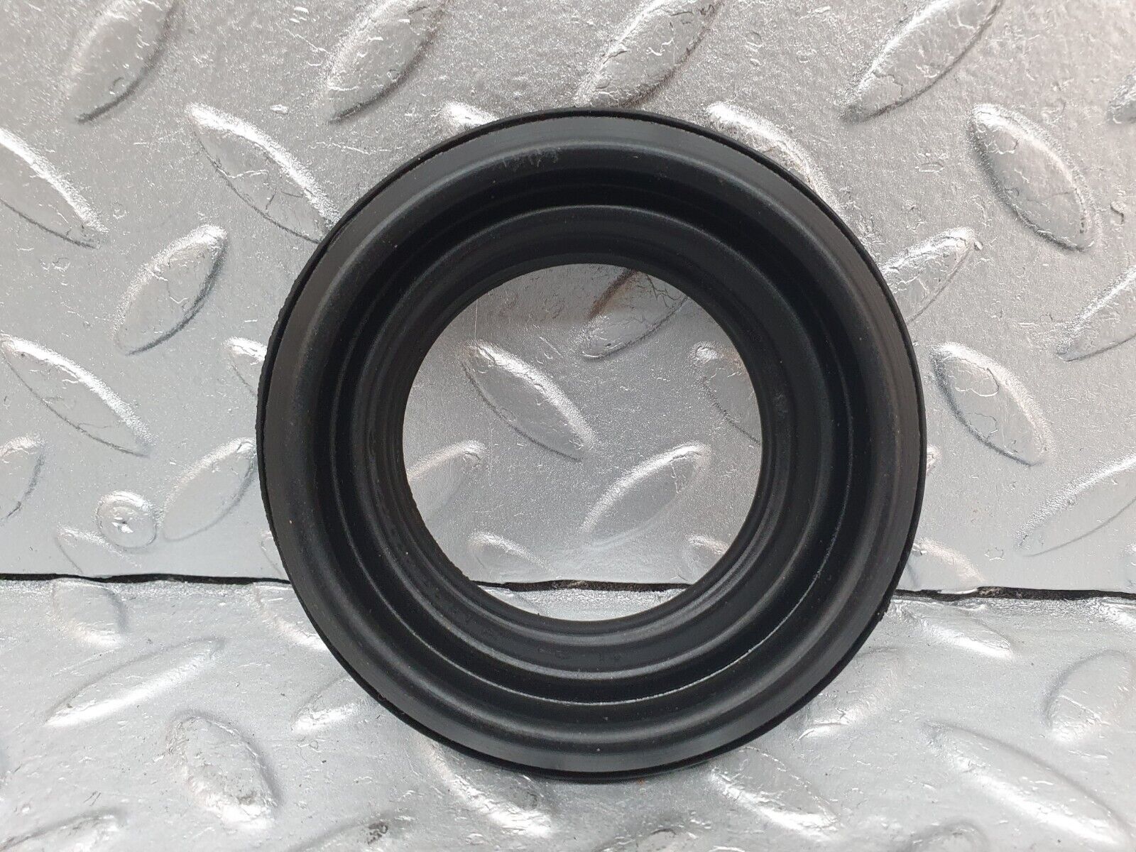 41031 Mercedes-Benz W126 300SE Fuel Tank Filler Rubber Gasket 1239973581