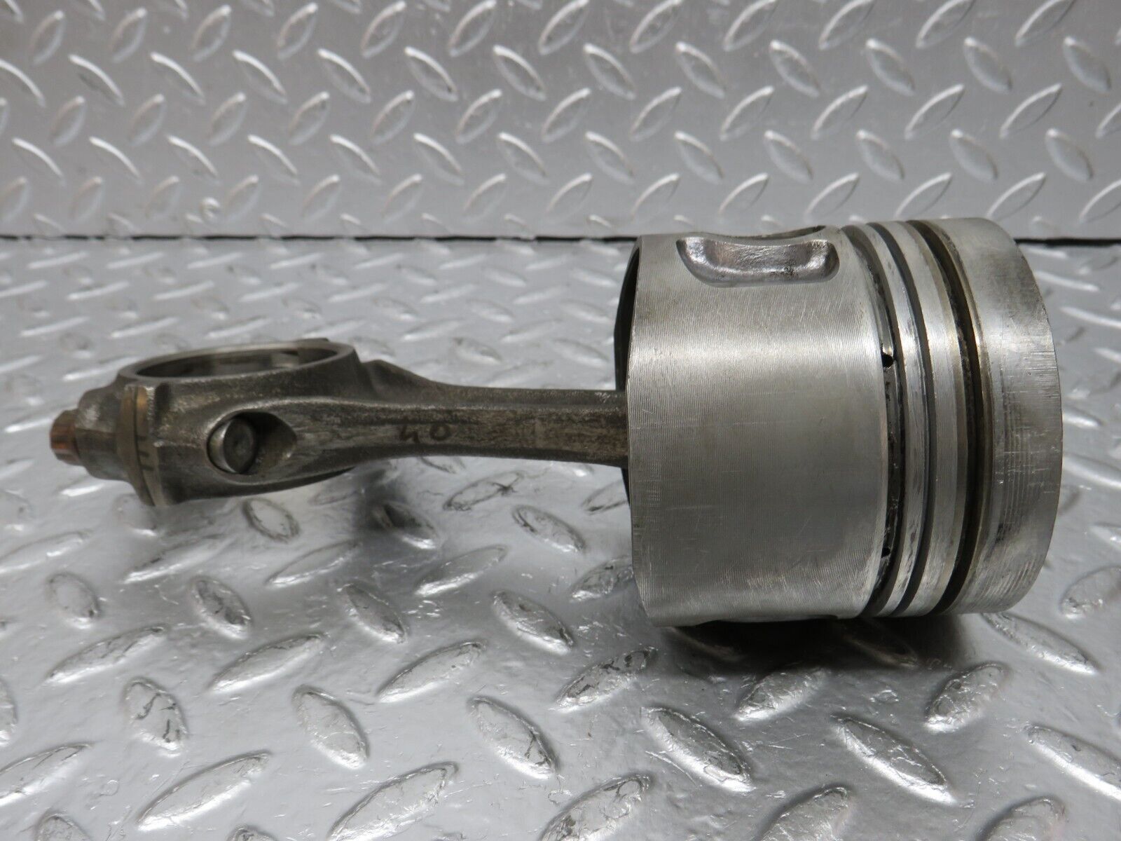 32934 Mercedes-Benz W123 300D Piston With Connecting Rod 90.875 mm 61502