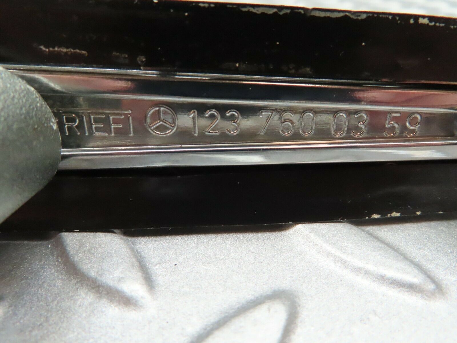 3708 Mercedes-Benz S123 200T Wagon Exterior Door Handle Rear Left 1237600359