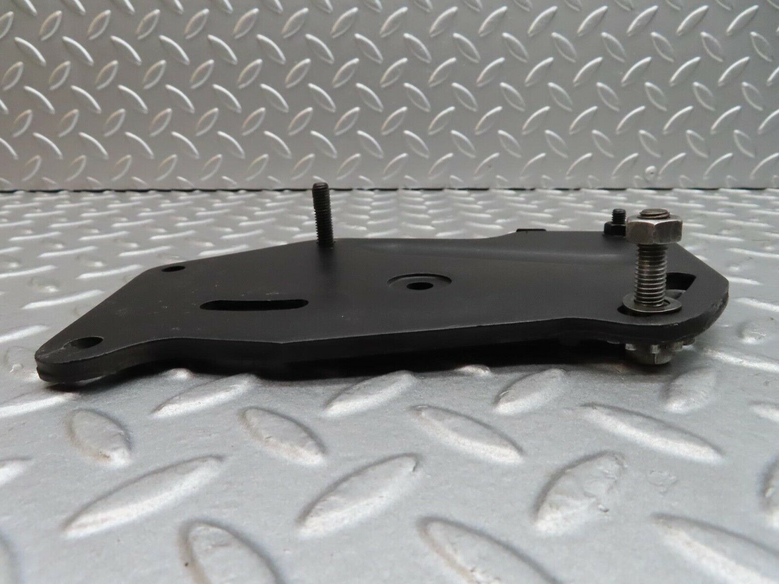 14435 Mercedes-Benz W116 350SE Power Steering Pump Bracket