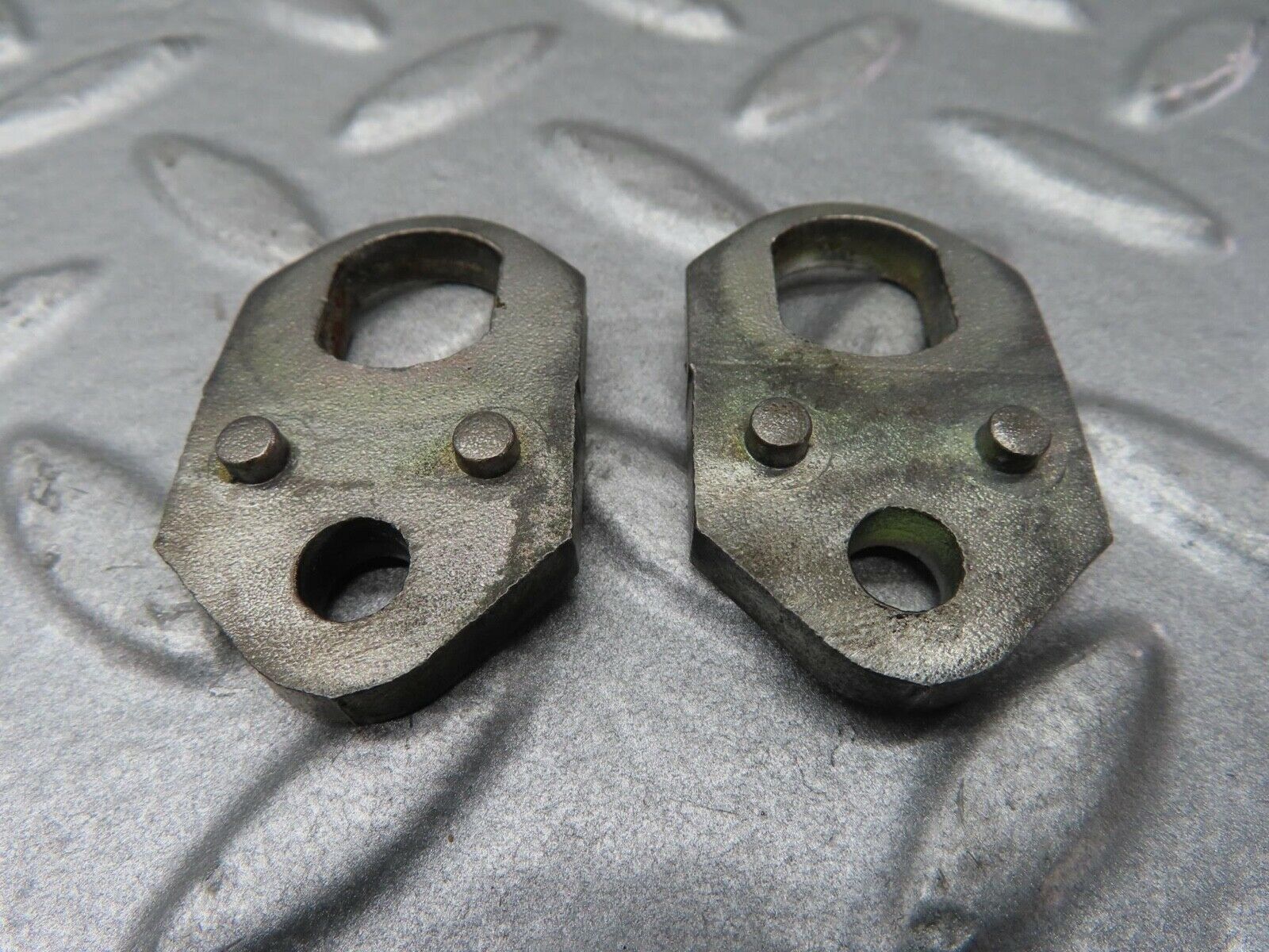 16741 Mercedes-Benz C107 380SLC Fuel Injector Bracket Pair