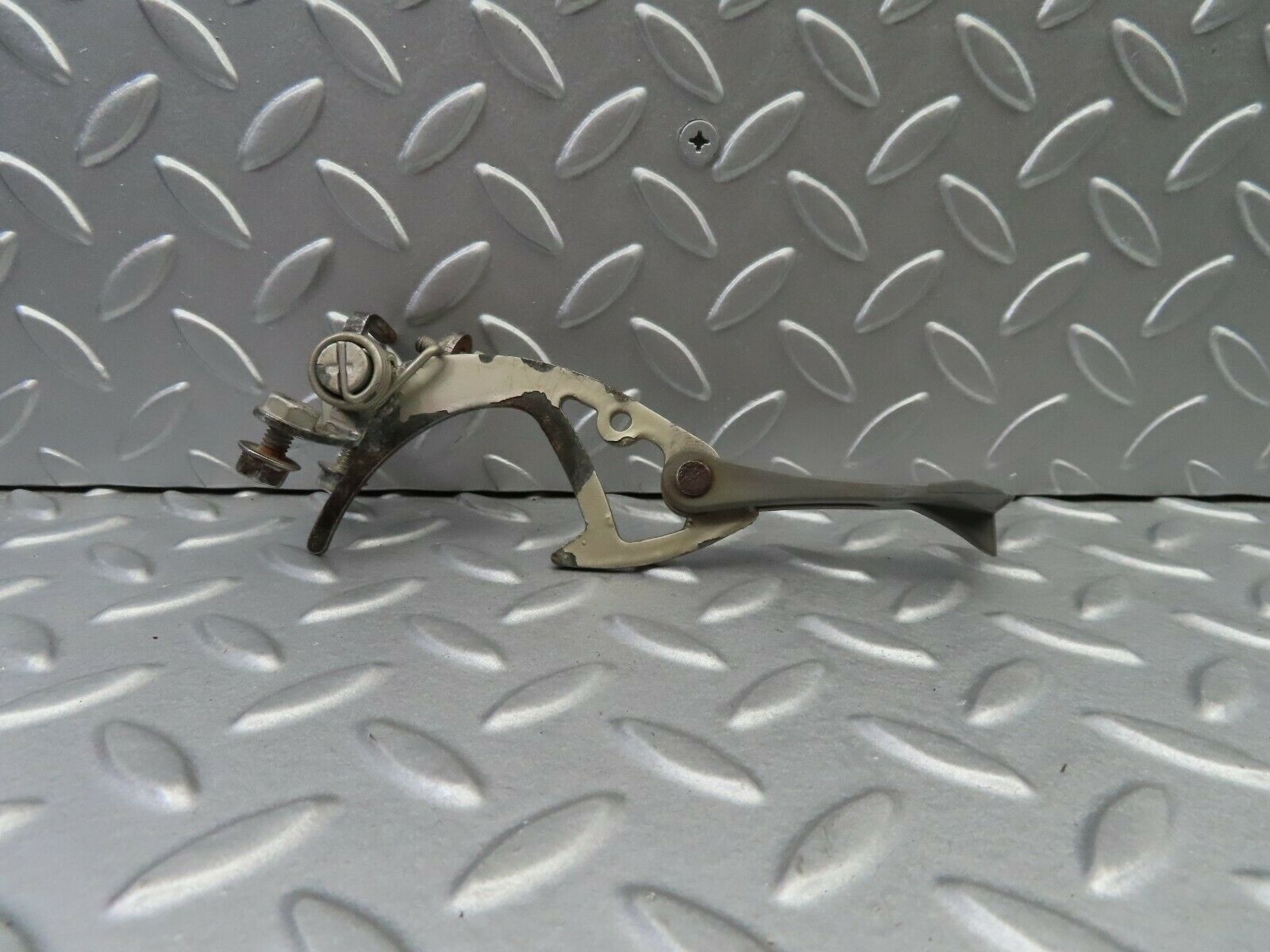 6220 Mercedes-Benz W126 380SE Bonnet Safety Latch & Pull Handle