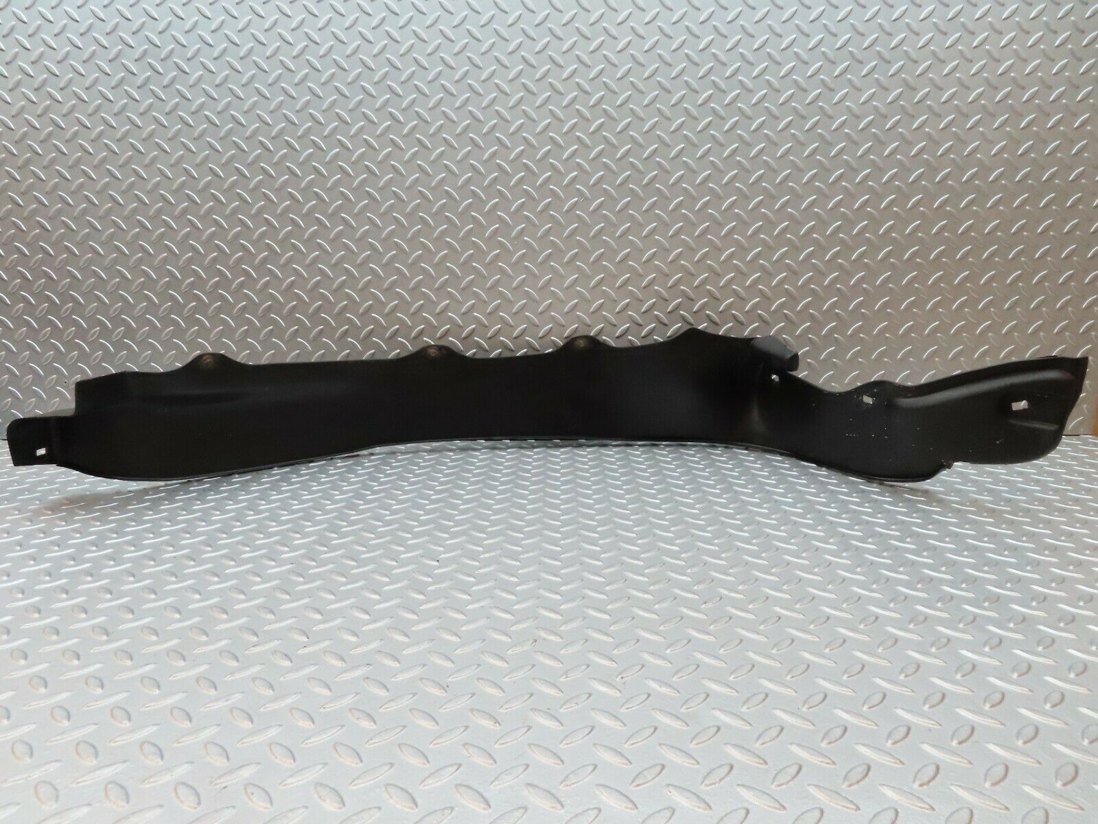 3985 Mercedes-Benz S123 200T Wagon Front Right Plastic Inner Fender Wing 1238840635