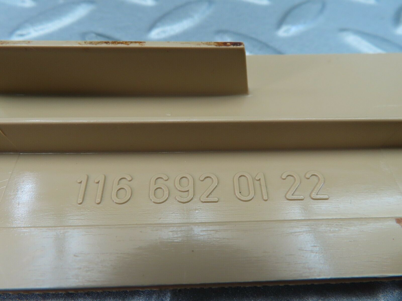 7381 Mercedes-Benz W116 450SE B Pillar Lower Cover Trim Left Side 1166920122