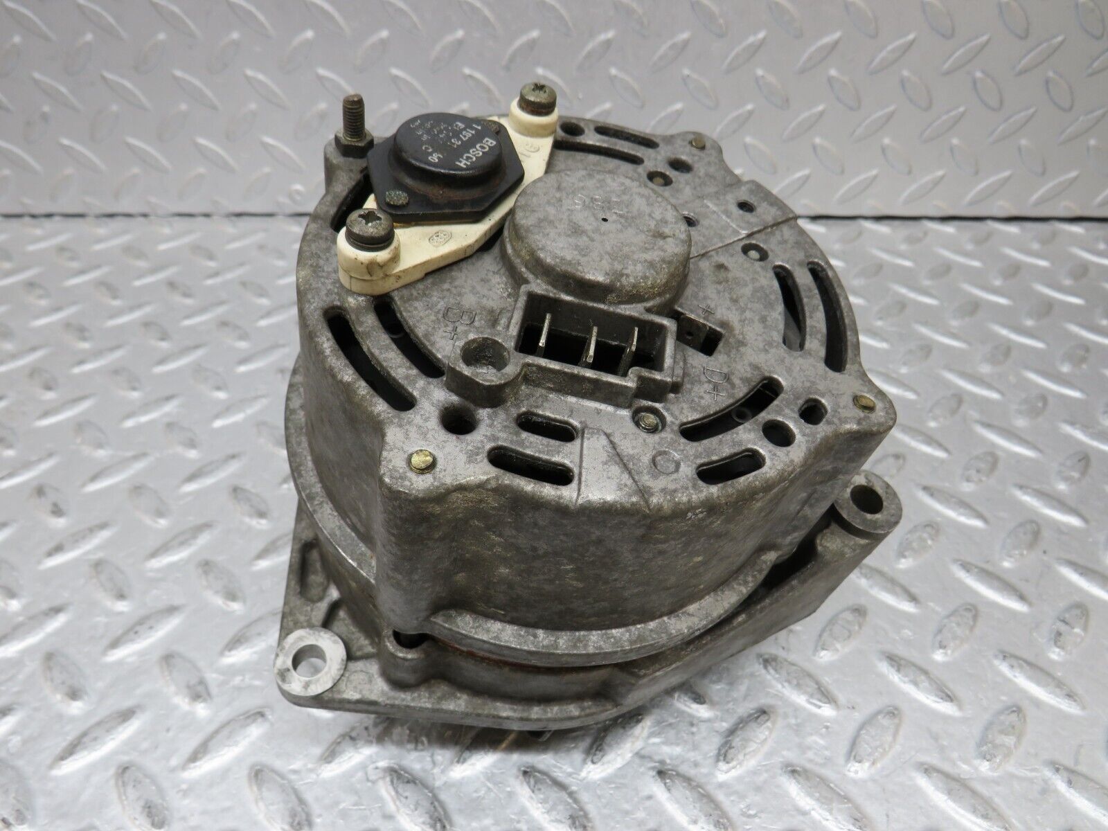 37368 Mercedes-Benz W109 300SEL Alternator Generator Bosch
