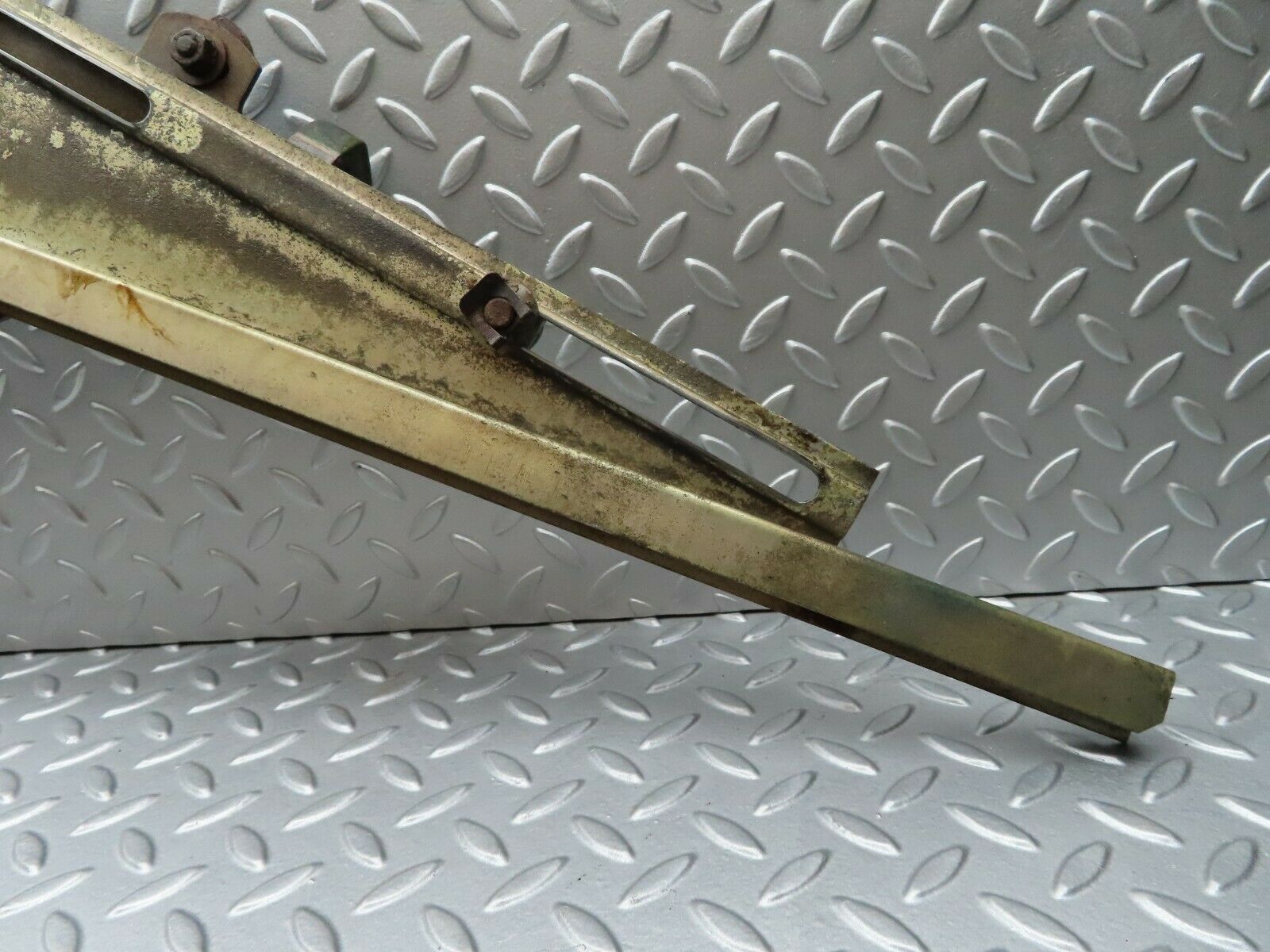 4722 Mercedes-Benz W114 280CE Coupe Front Right Manual Window Regulator