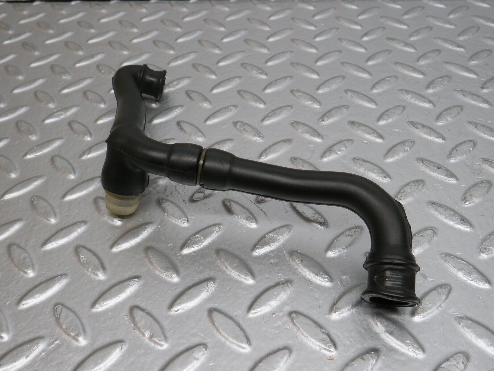32166 Mercedes-Benz W123 230E Air Intake Pipe 1020941782 1020941682