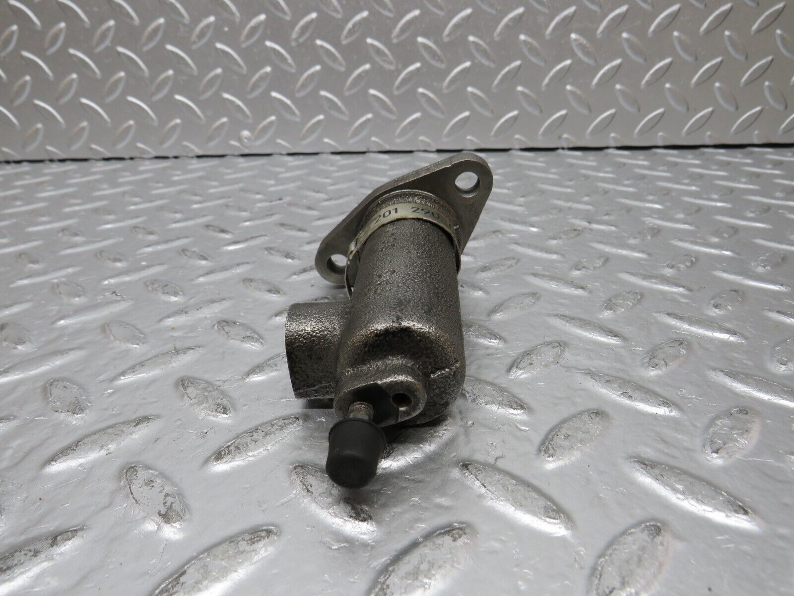 30615 Mercedes-Benz W201 190E 2.0L Clutch Slave Cylinder Fag 2012900011