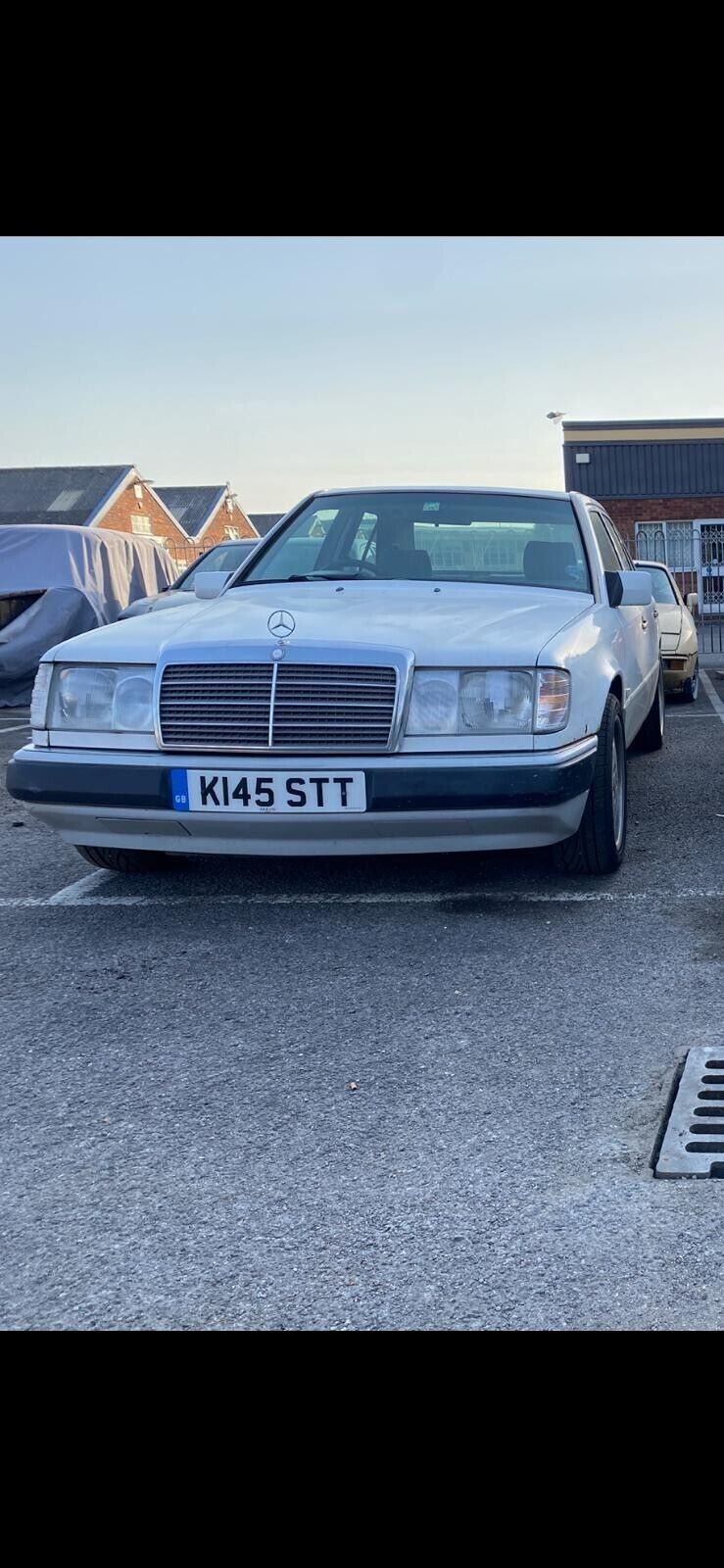 30315 Mercedes-Benz W124 230E Front Left Floor Carpet Grey