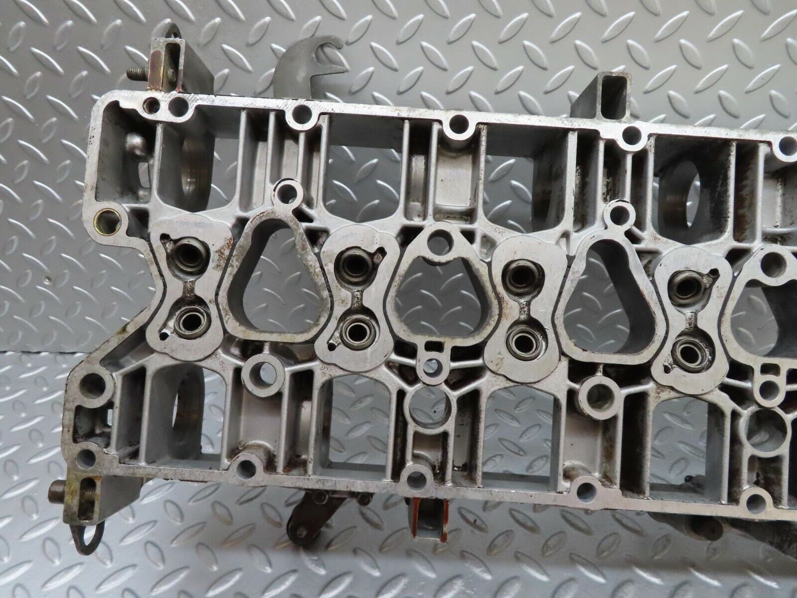 16071 Mercedes-Benz W123 280E Camshaft Bearing Casing 1100163304