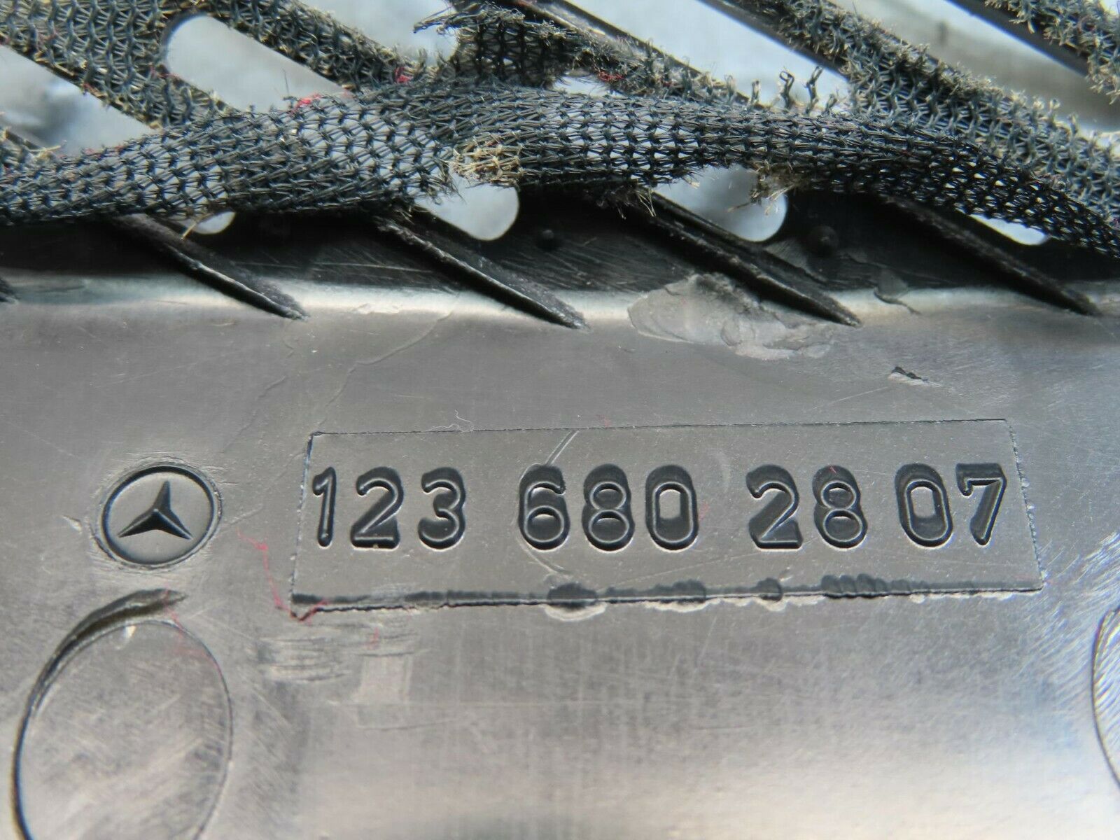 11490 Mercedes-Benz C123 230CE Coupe Right Speaker Cover Black 1236802807