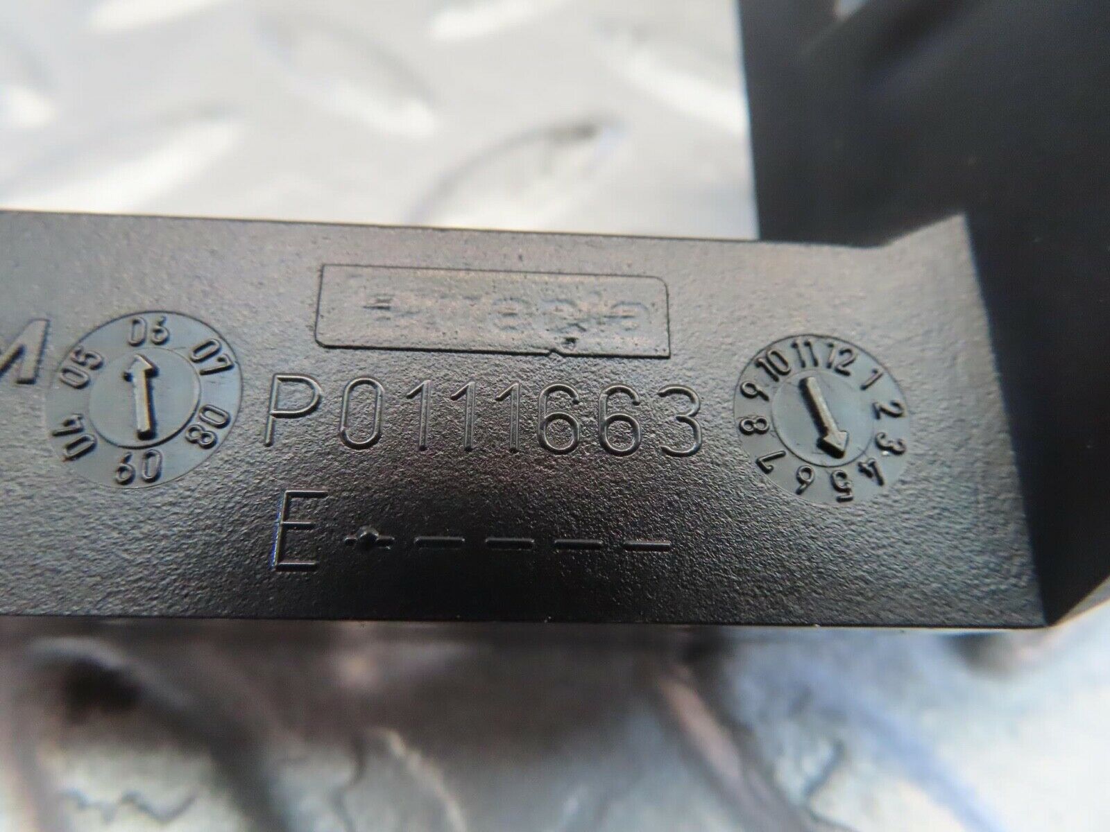 11237 Mercedes-Benz W221 S320 Dashboard Centre Holder