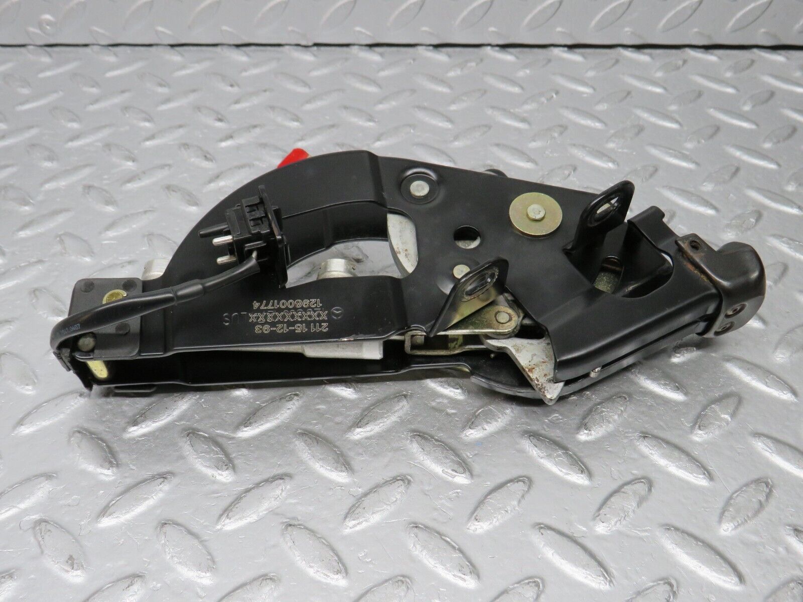 38357 Mercedes-Benz R129 280SL Coupe Rear Right Roof Lock Mechanism 1298001774 1298001274