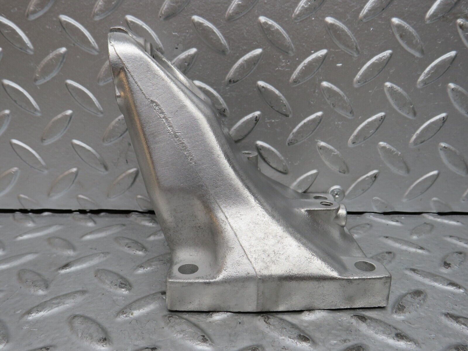 29033 Mercedes-Benz C124 320CE Coupe Engine Mount Bracket Left 6032236004