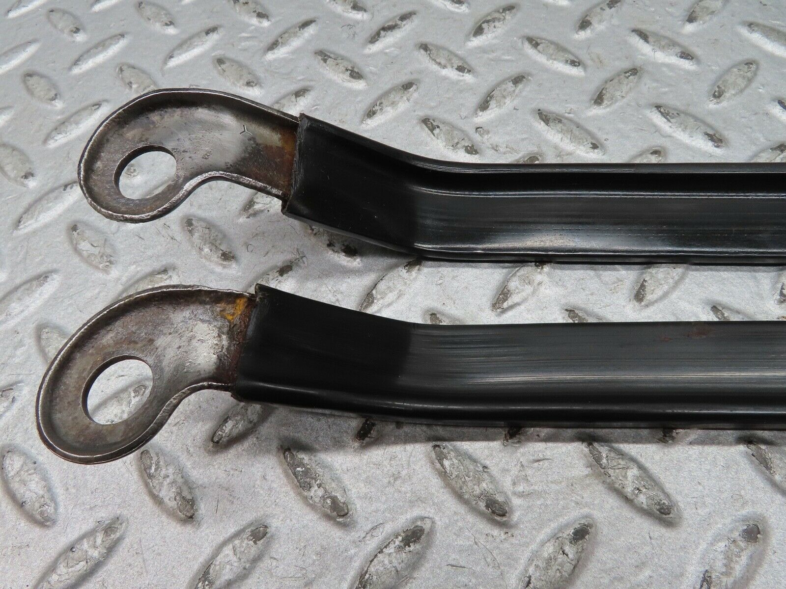 17692 Mercedes-Benz W116 450SEL Seat Belt Runner