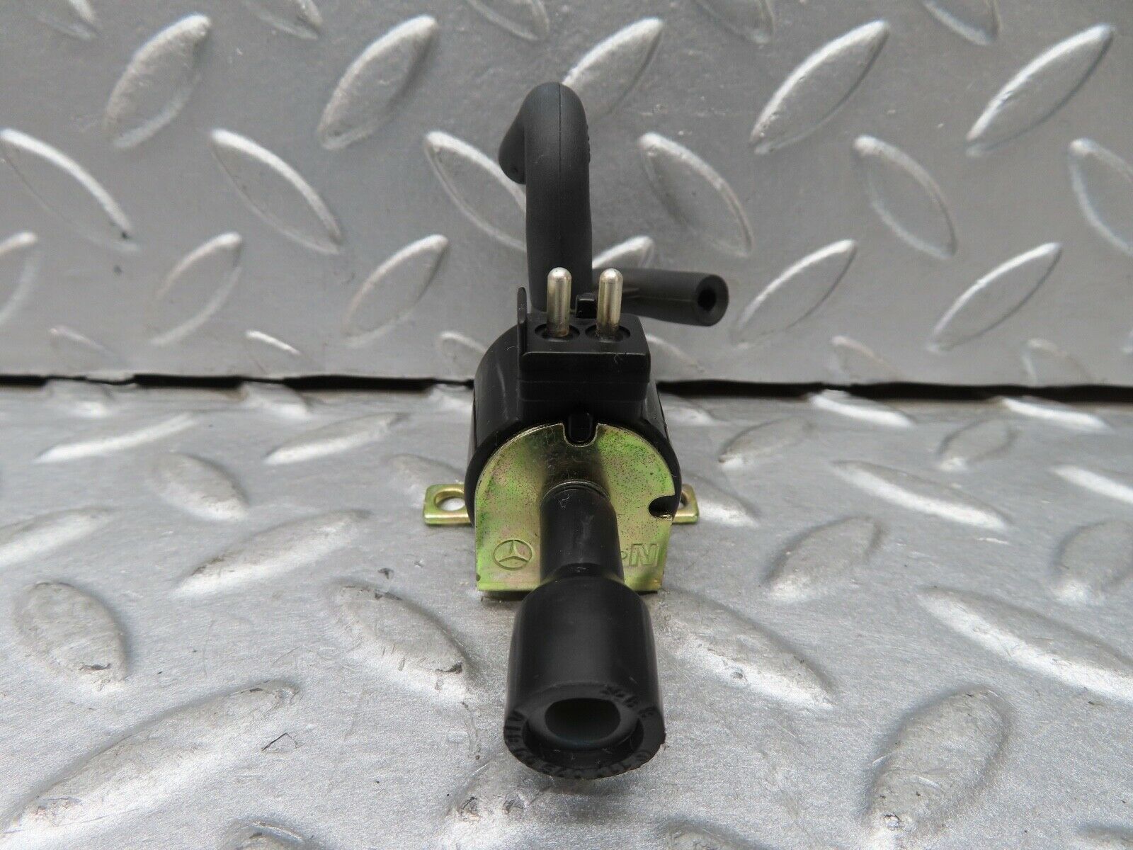 17241 Mercedes-Benz R129 300SL Coupe Vacuum Valve Solenoid 1170780981