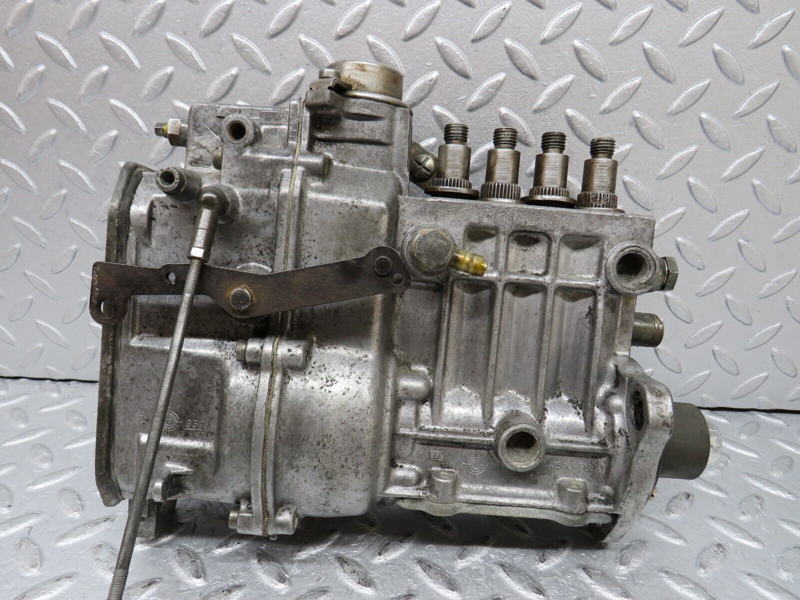 35930 Mercedes-Benz 240D OM616.912 Fuel Injection Pump 6160704101 0400074989