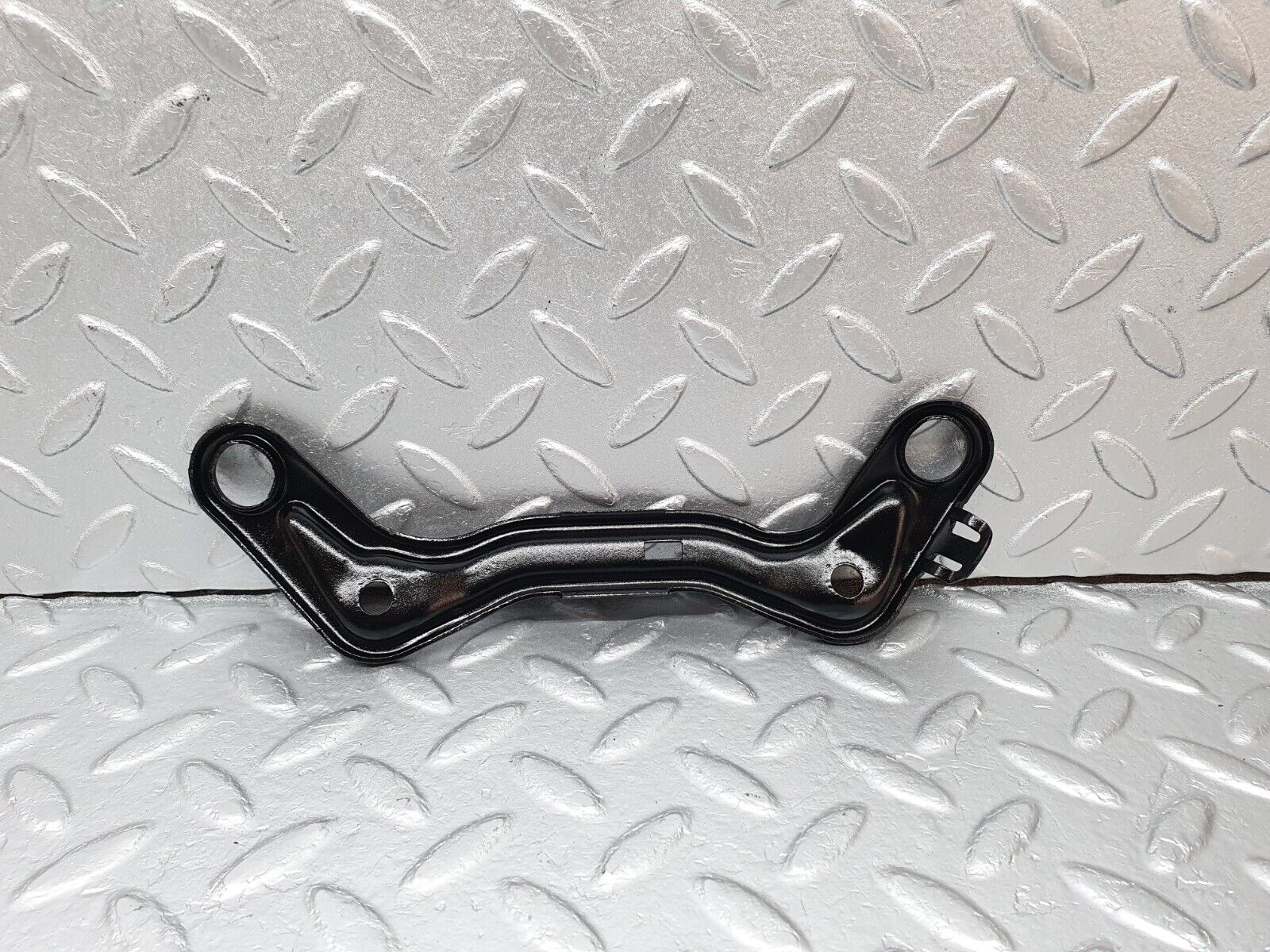 40839 Mercedes-Benz W123 300D Oil Hose Pipe Bracket